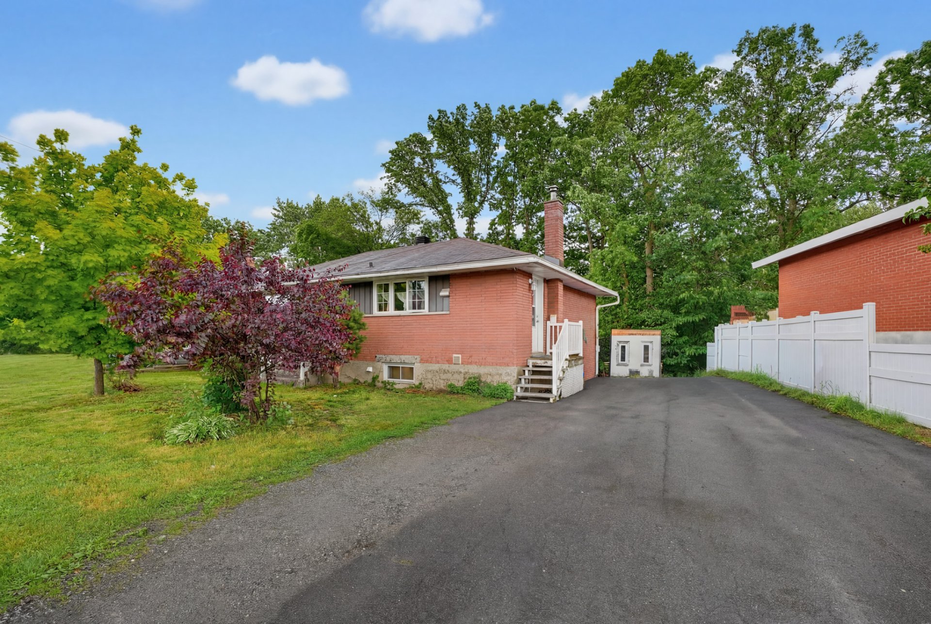 460&nbsp;Rue Charles-Desnoyers