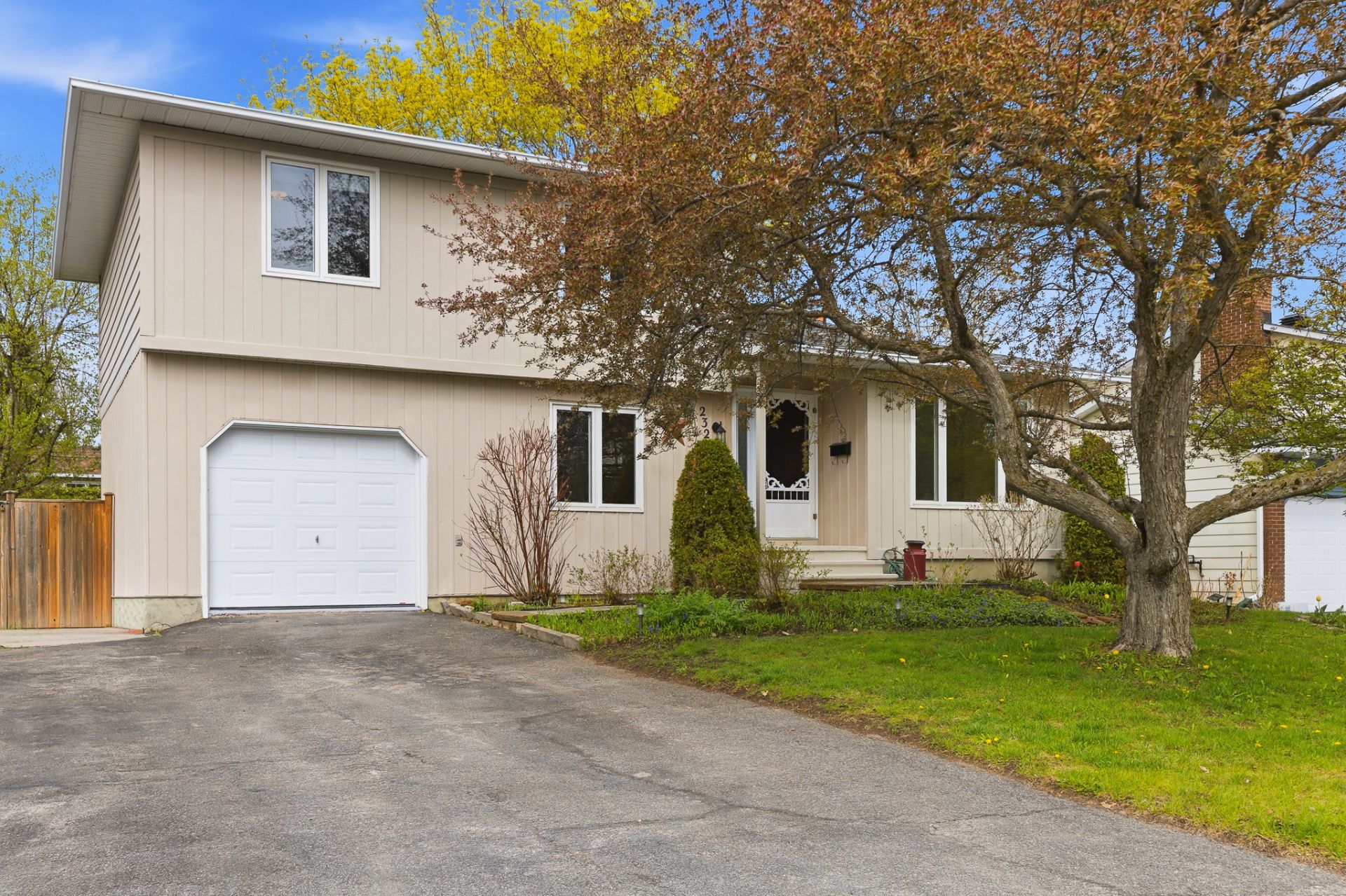 232&nbsp;Av. des Voyageurs