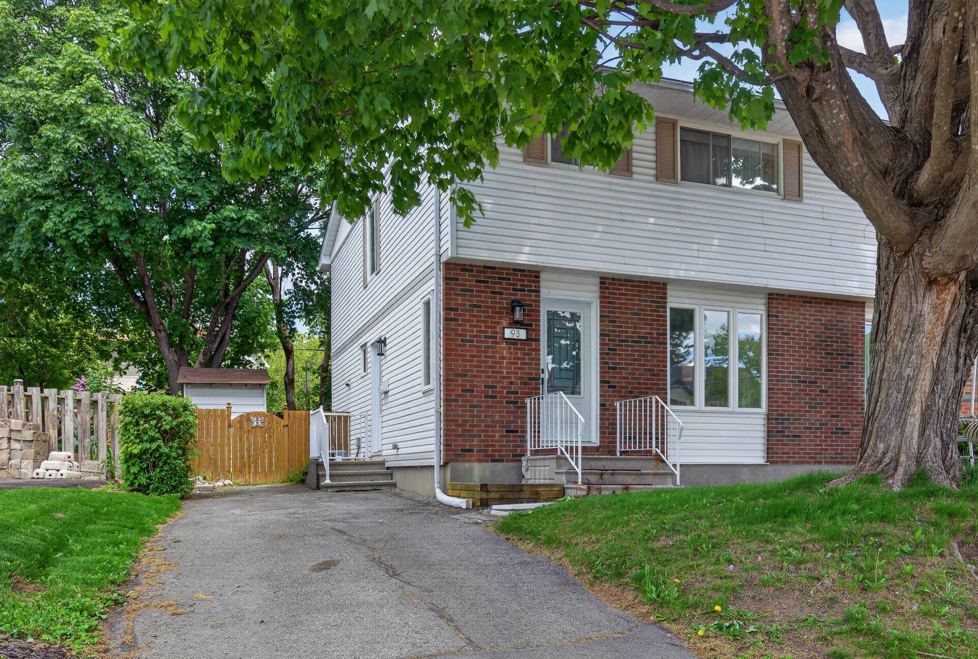 93&nbsp;Rue Bourgeau N.
