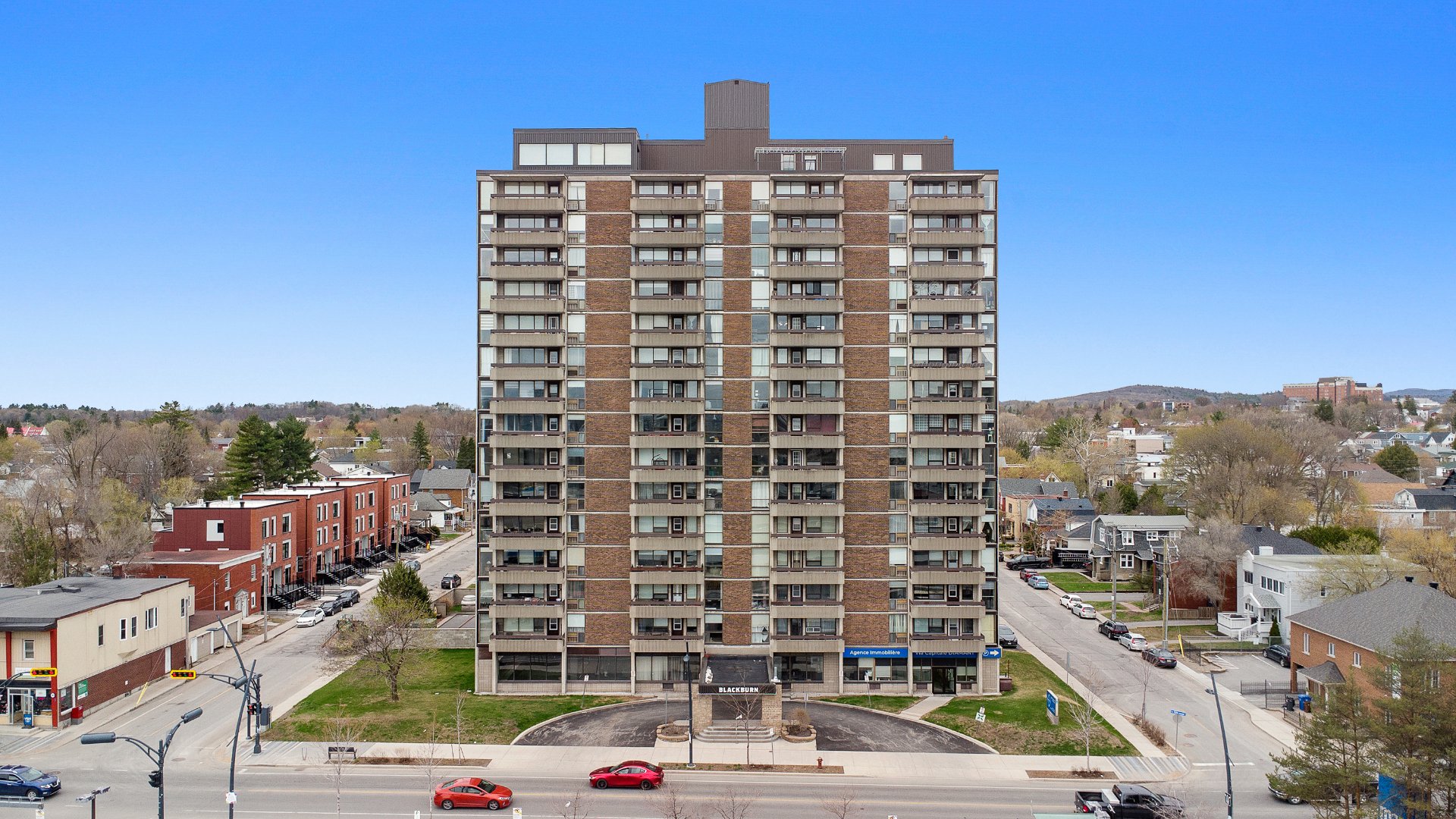 295&nbsp;Boul. St-Joseph