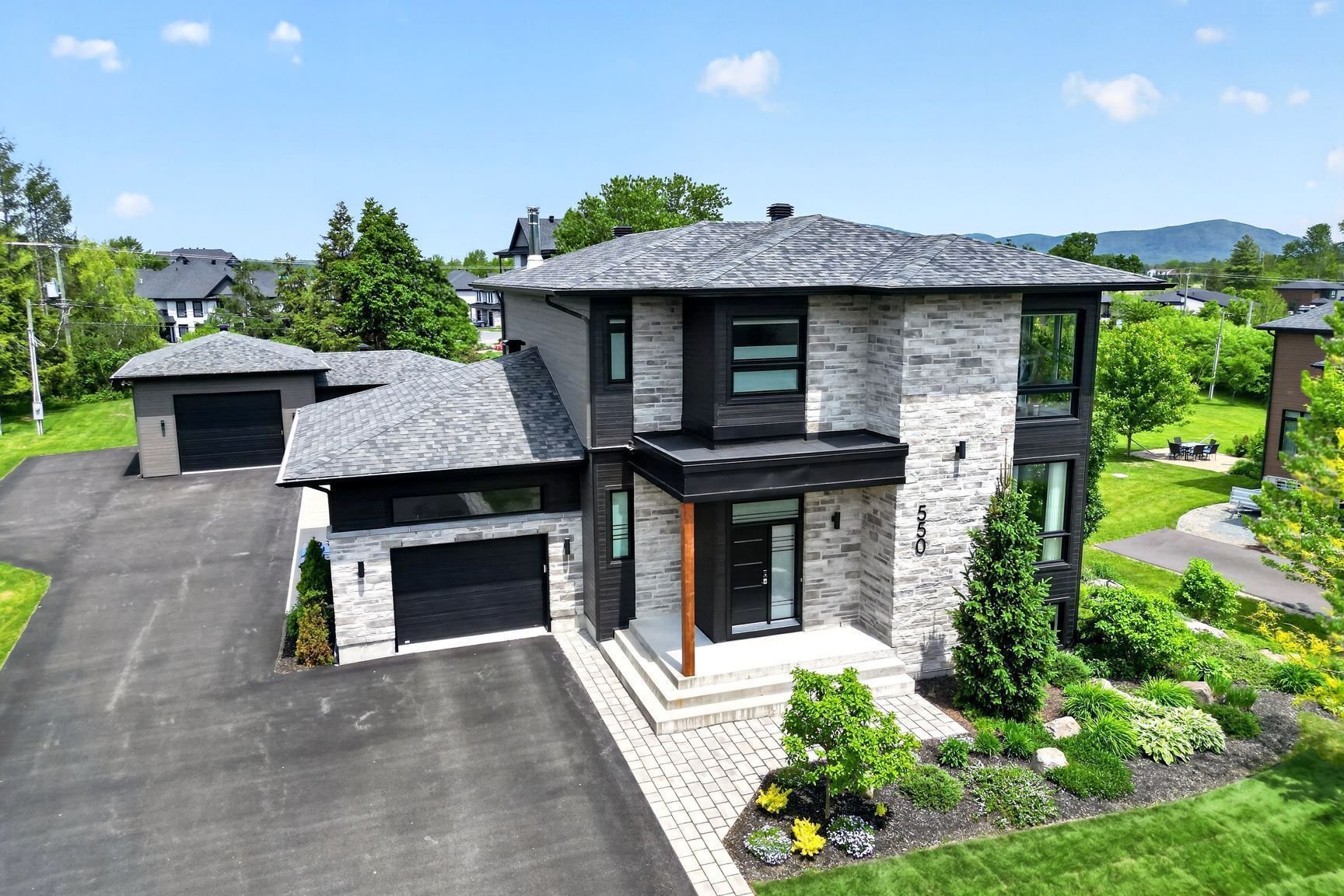 MLS: 23956845
