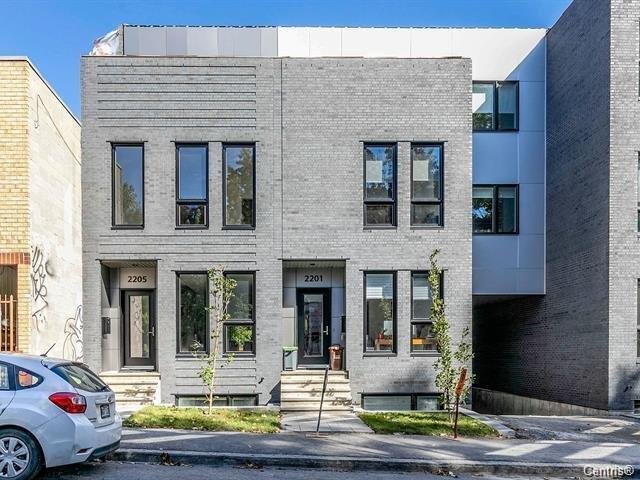 MLS: 22470117