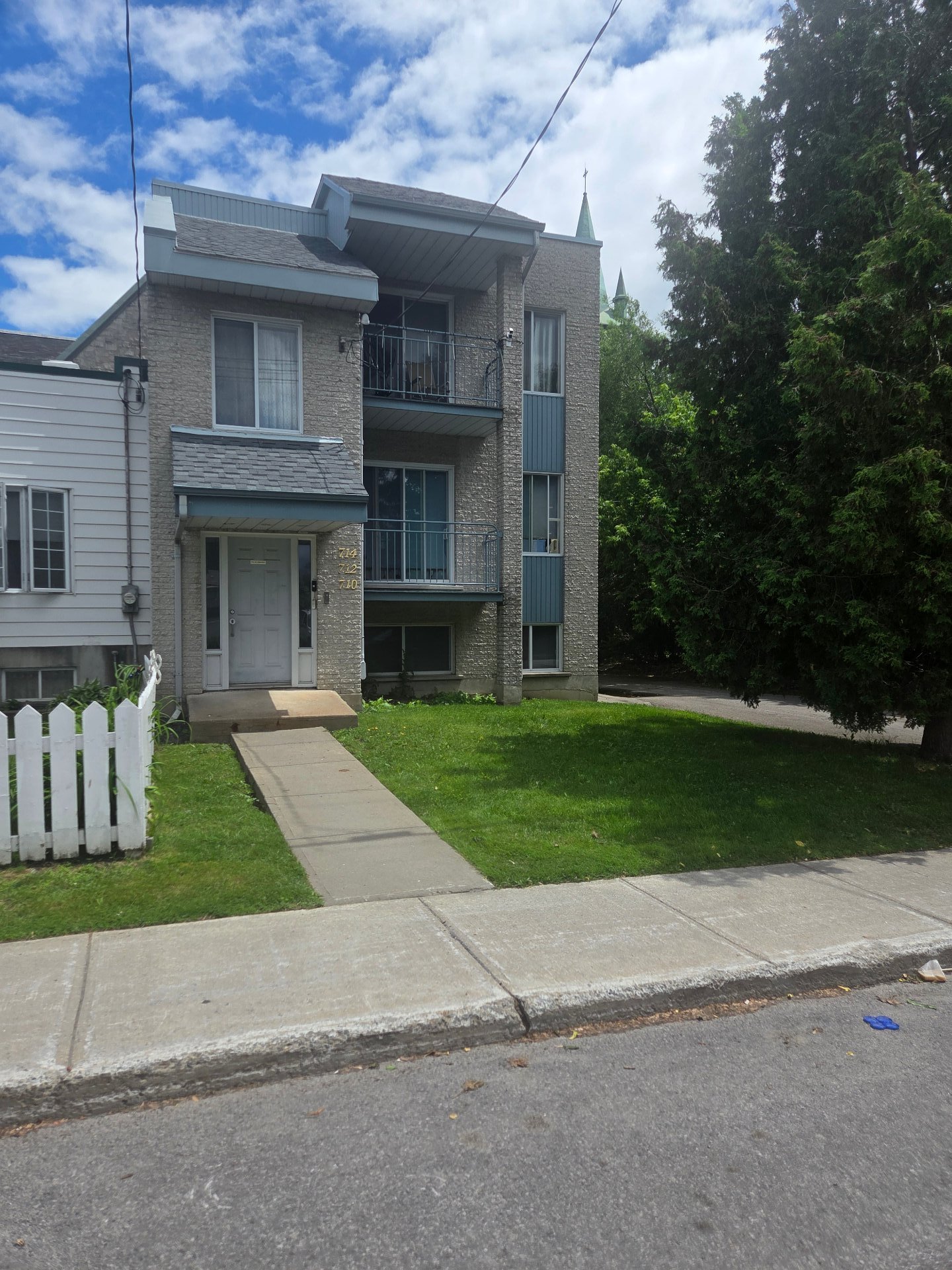 MLS: 24118699