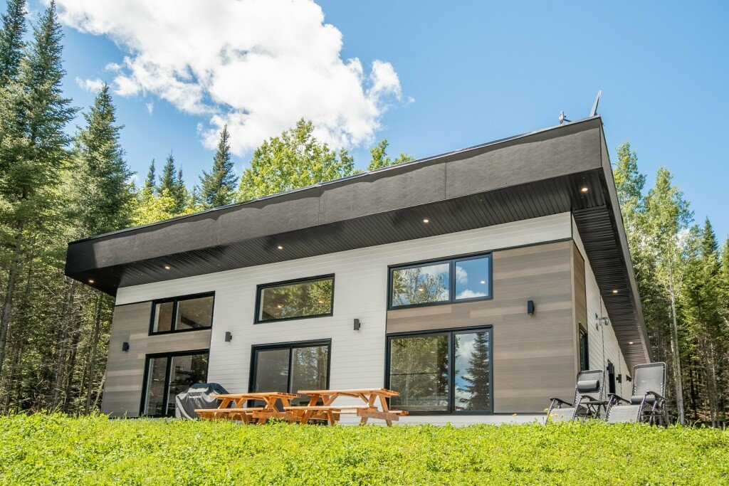 MLS: 18256479