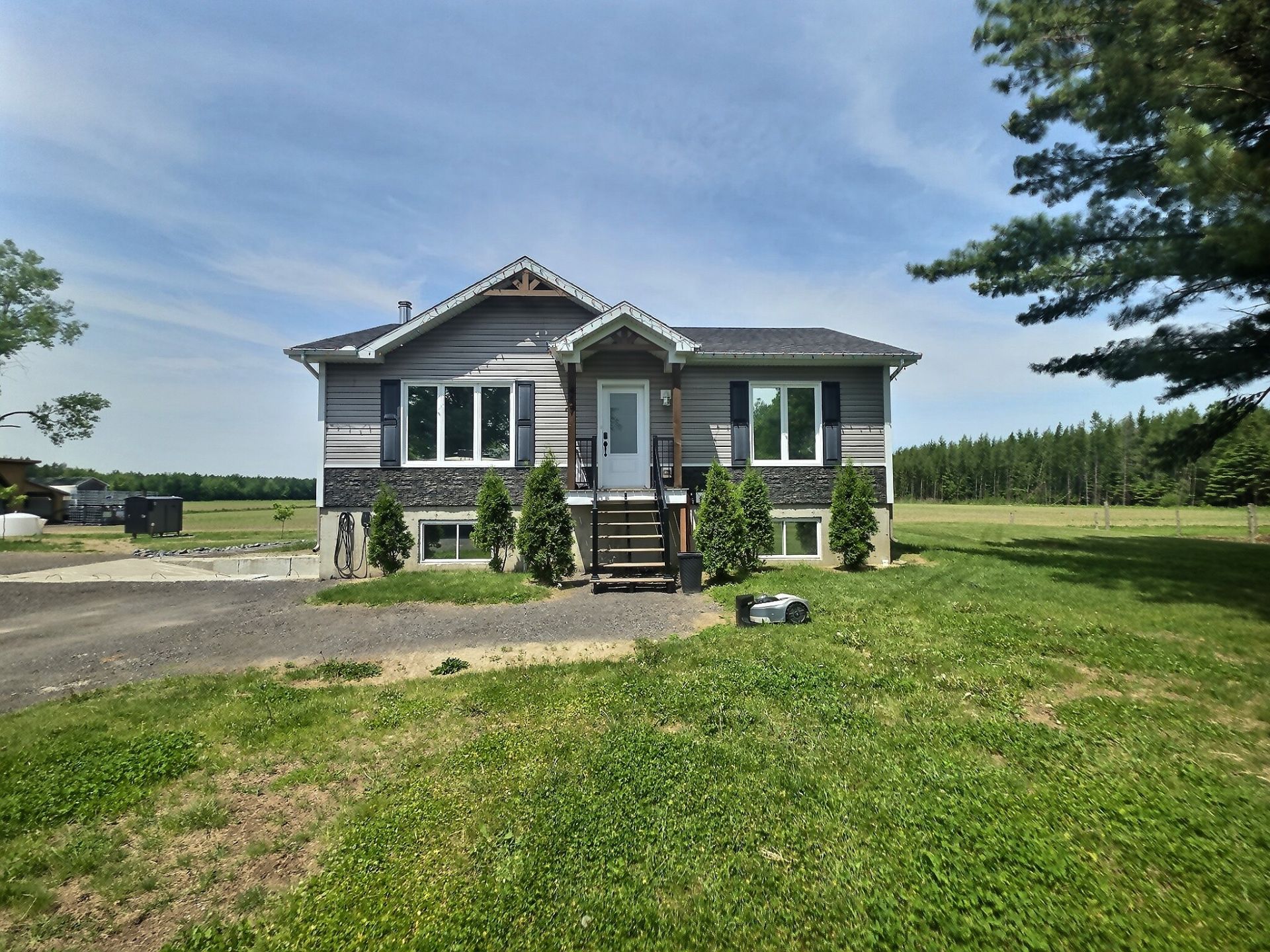 MLS: 22168381