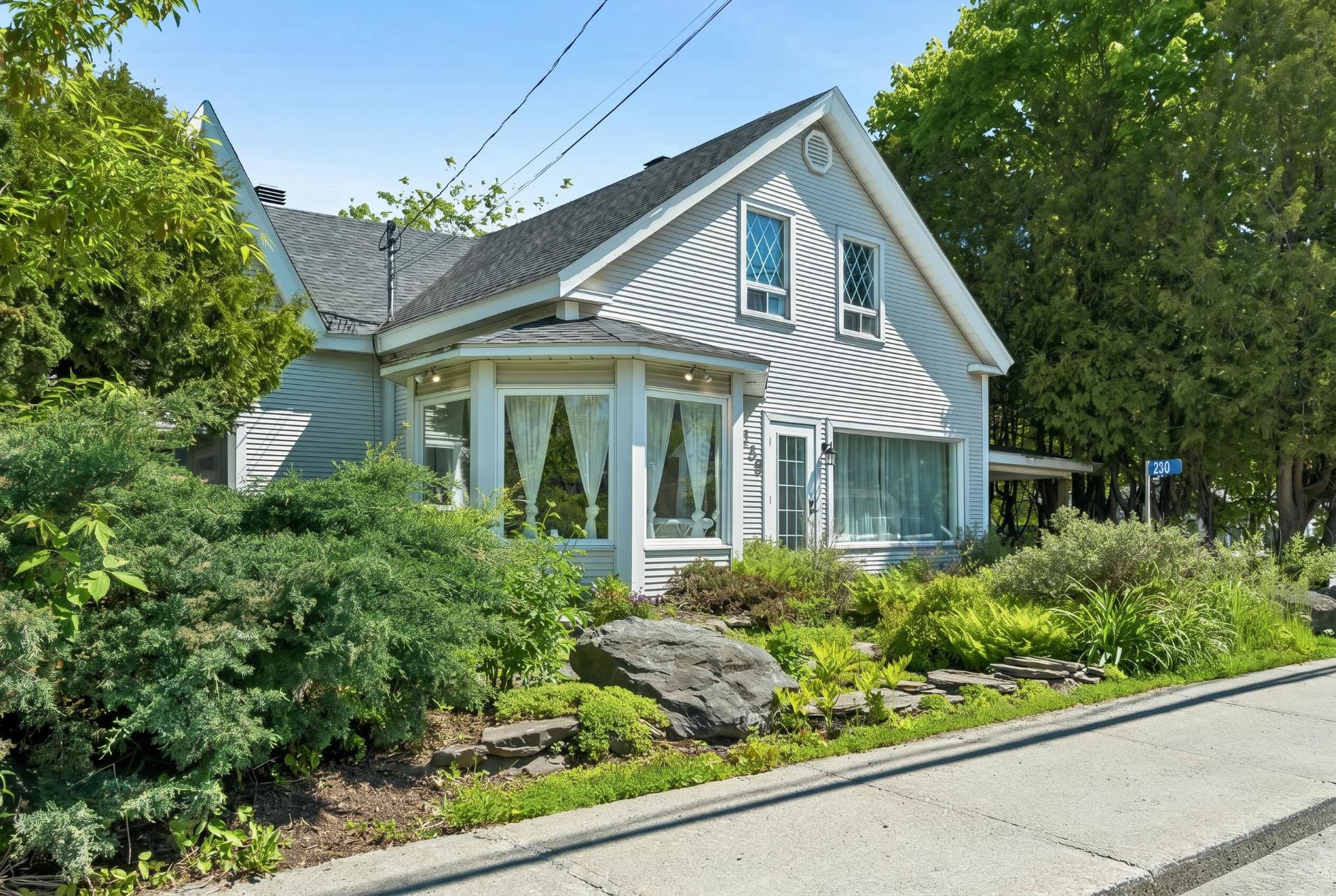 MLS: 22981208