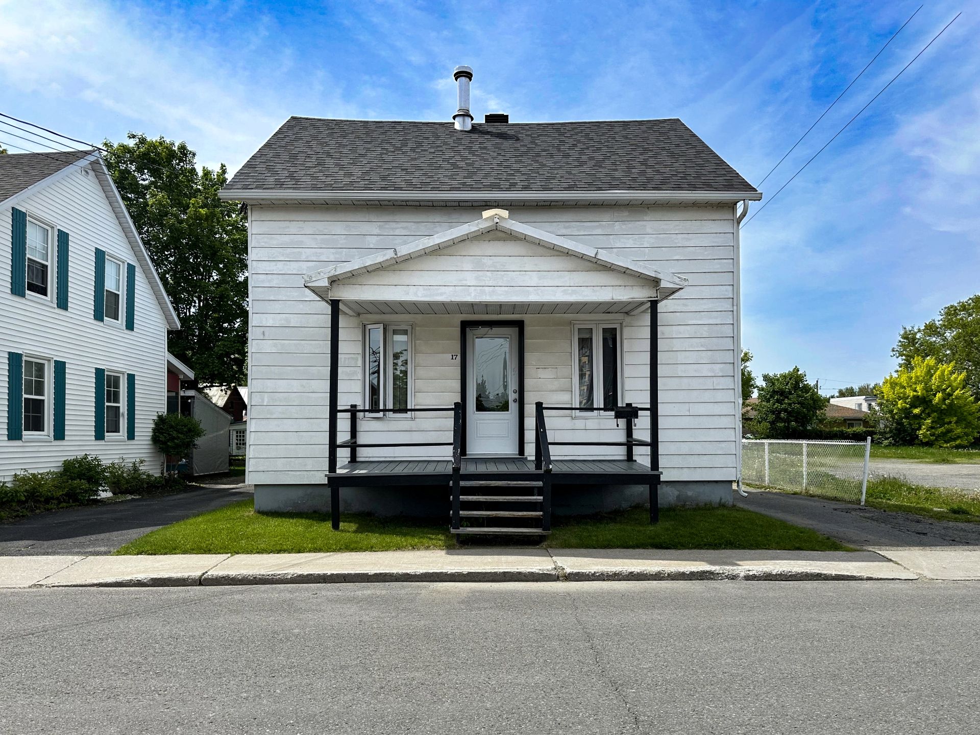 MLS: 27052870