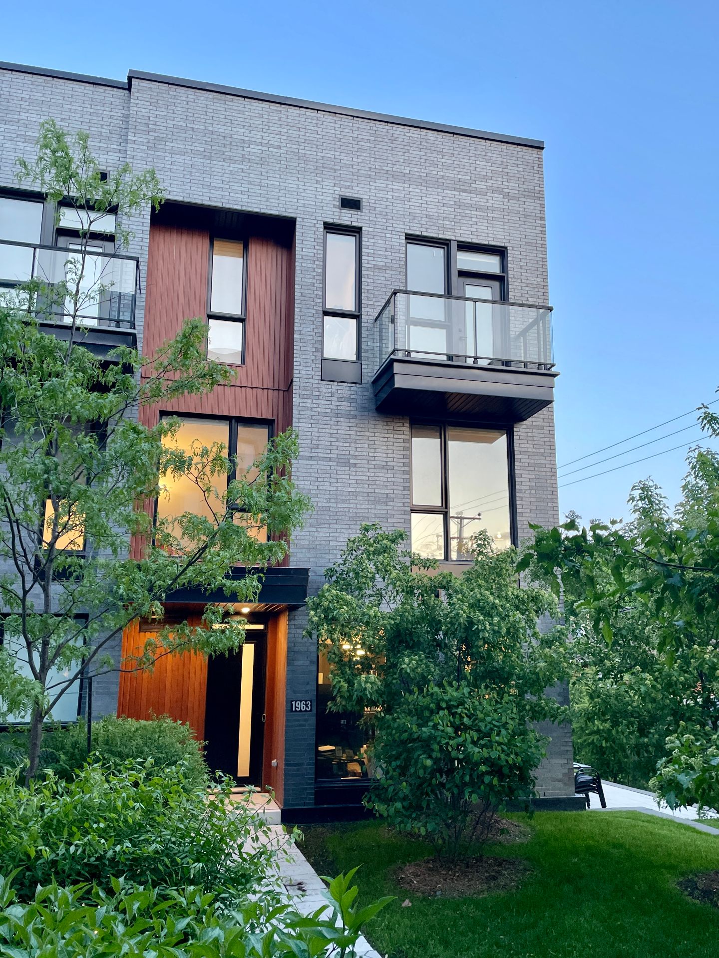 MLS: 24070538