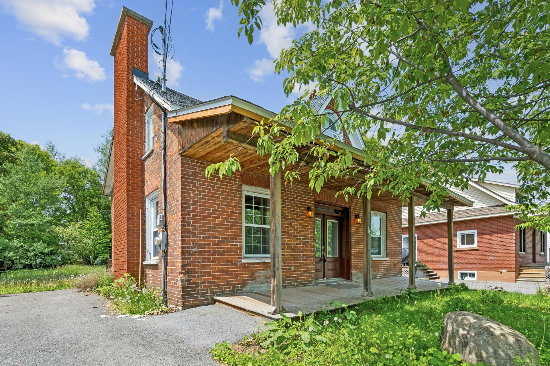 MLS: 16648907