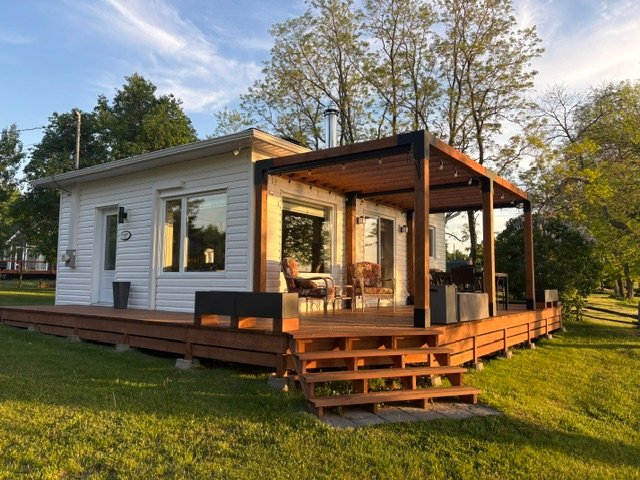 MLS: 23809410