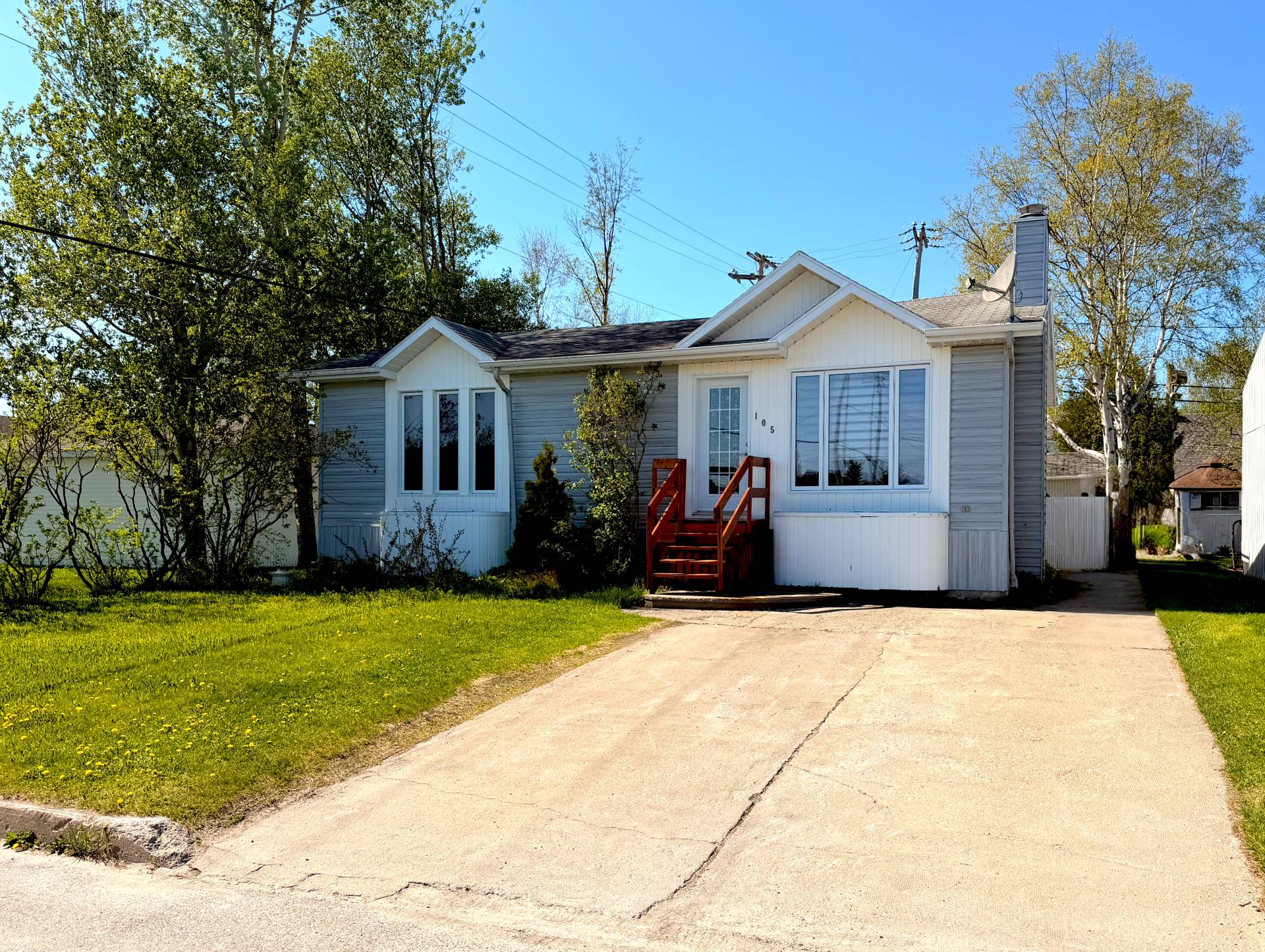 MLS: 26025876