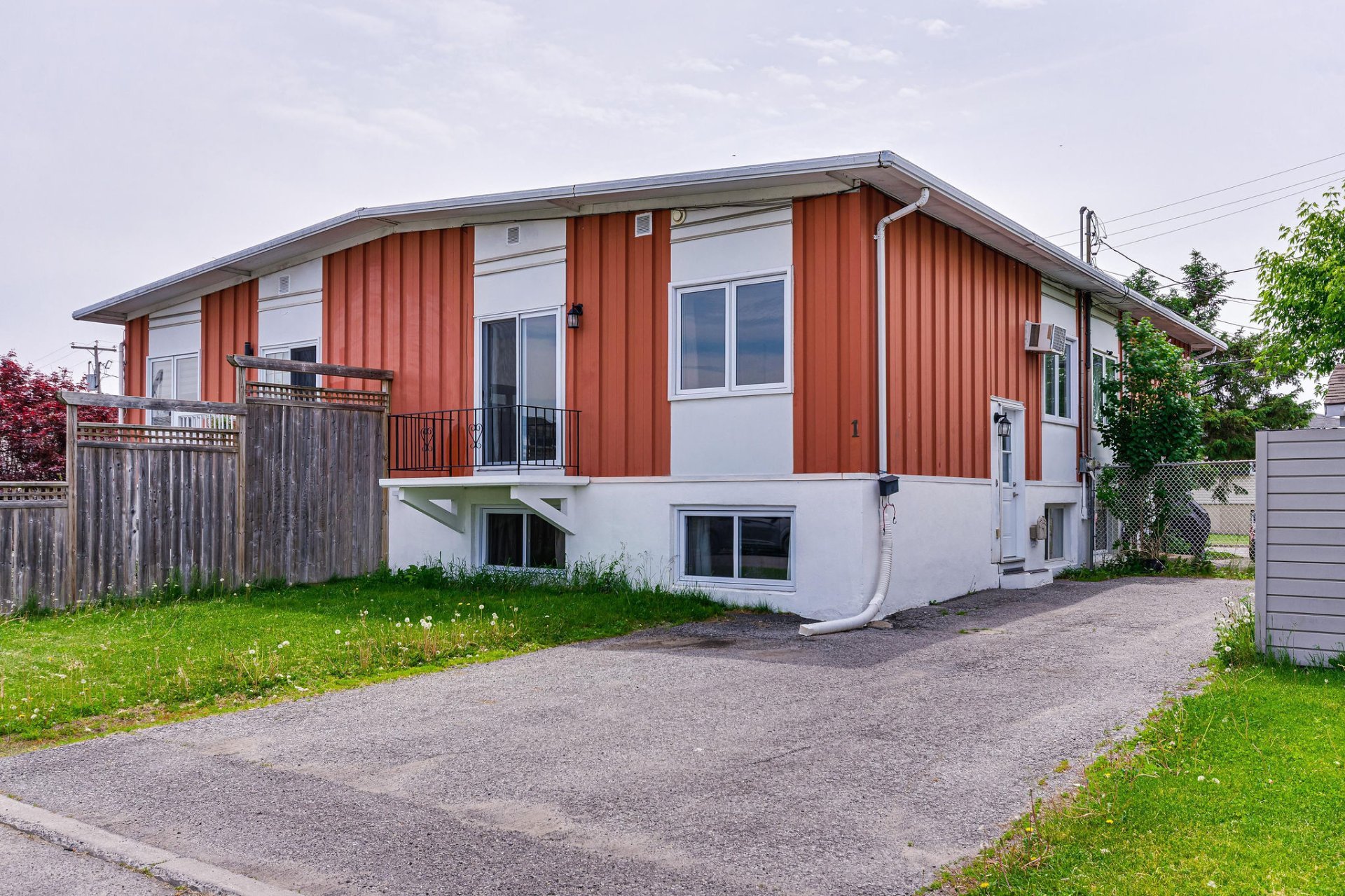 MLS: 26007455