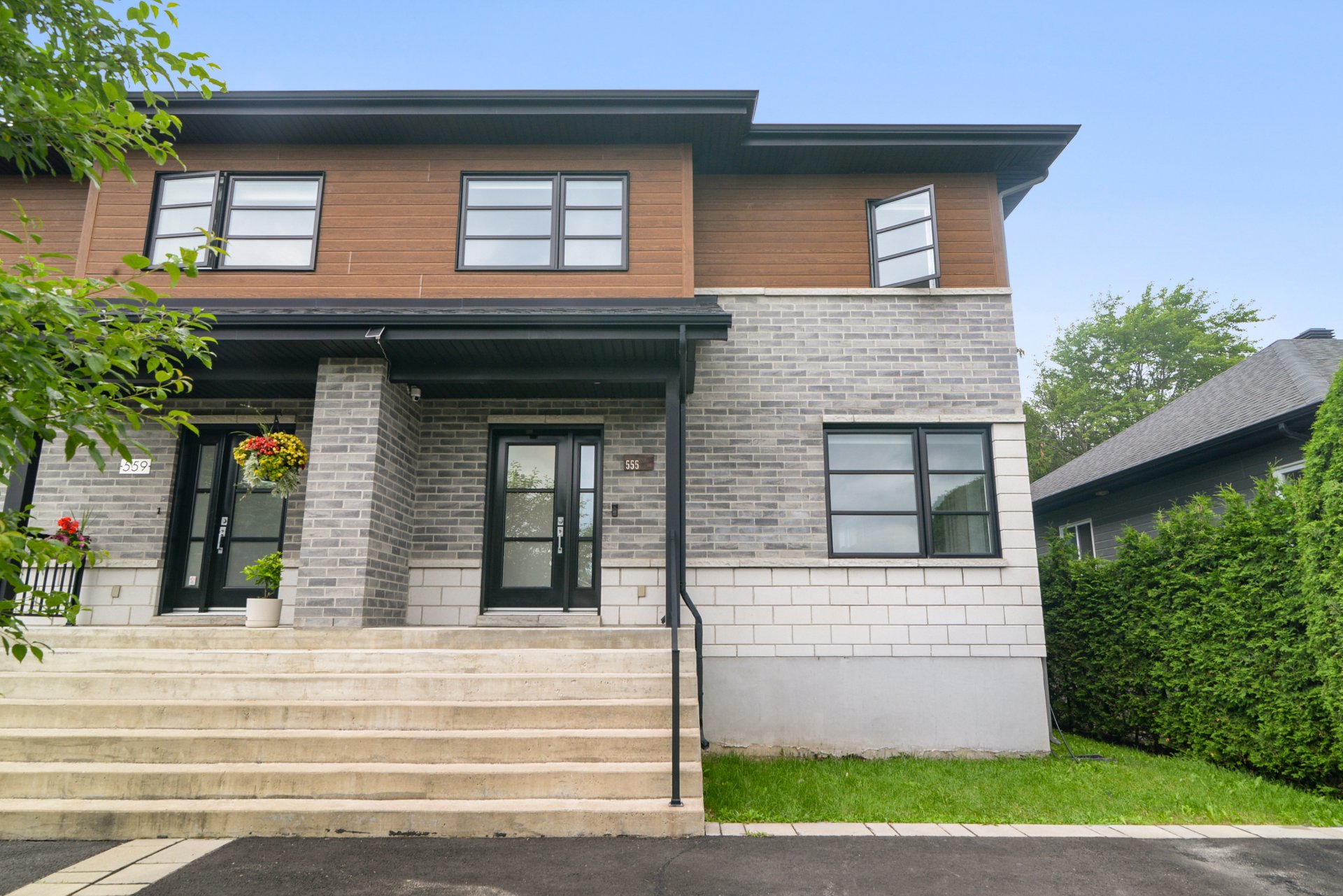 MLS: 23096914
