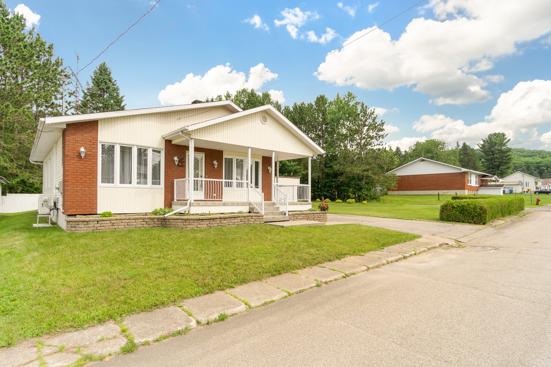 MLS: 19670598