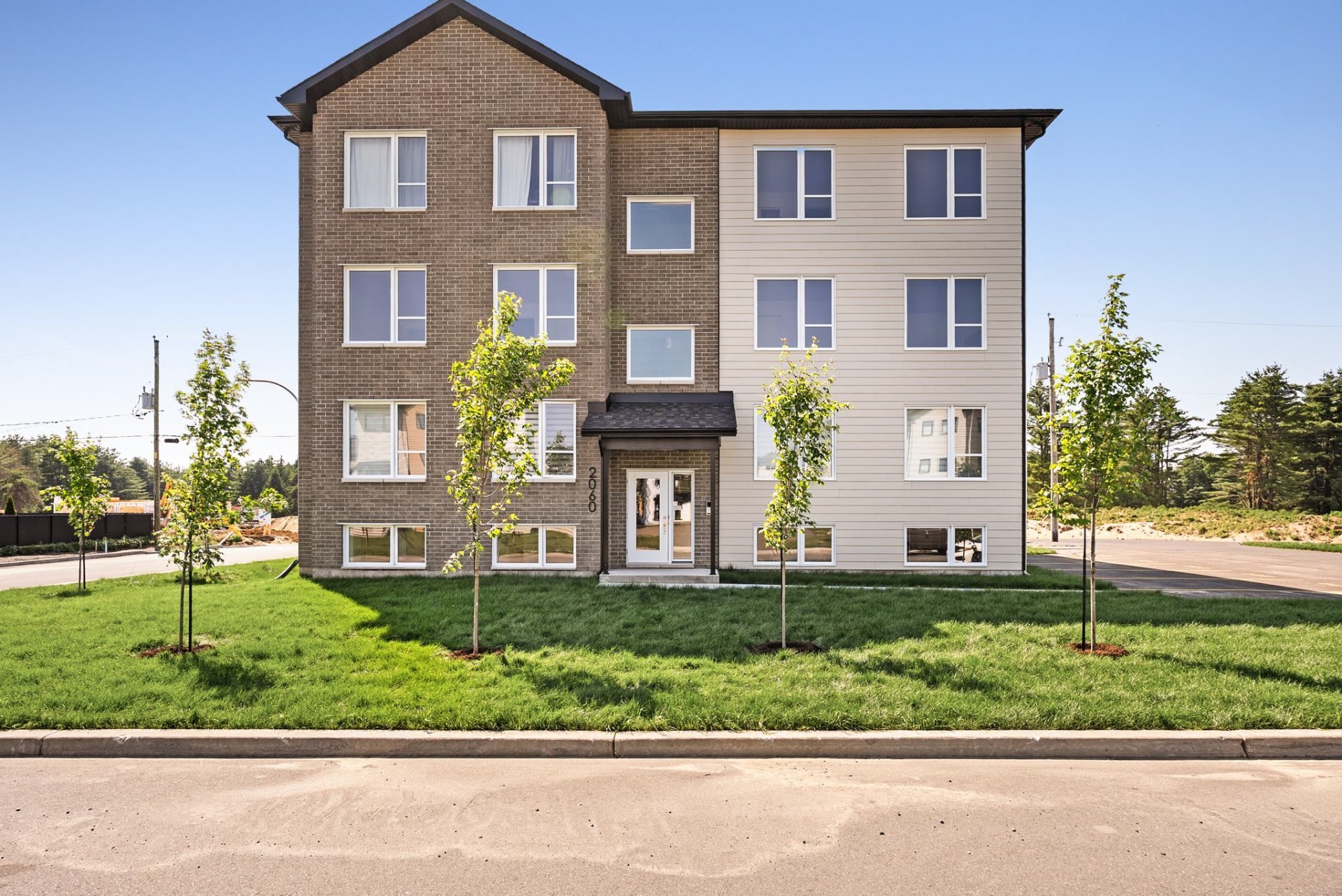 MLS: 27058486