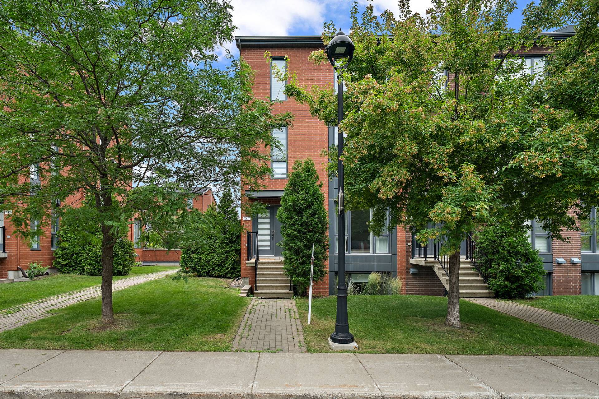 MLS: 21296761