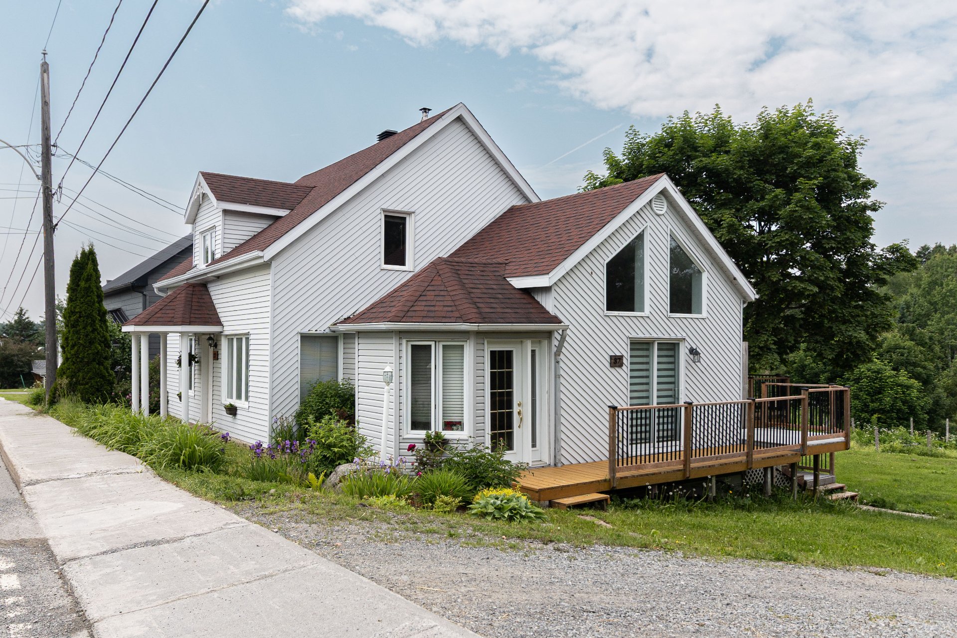 MLS: 9143393