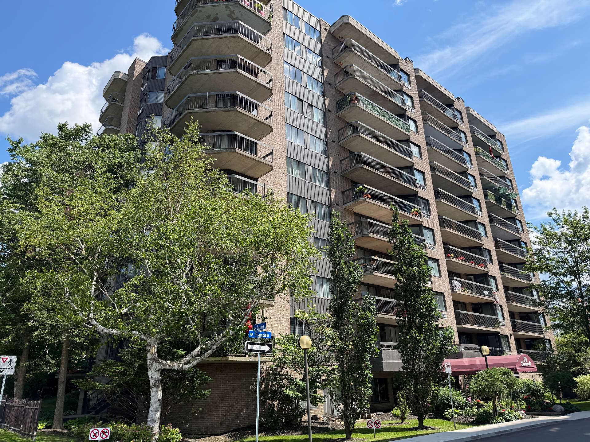 MLS: 24619398