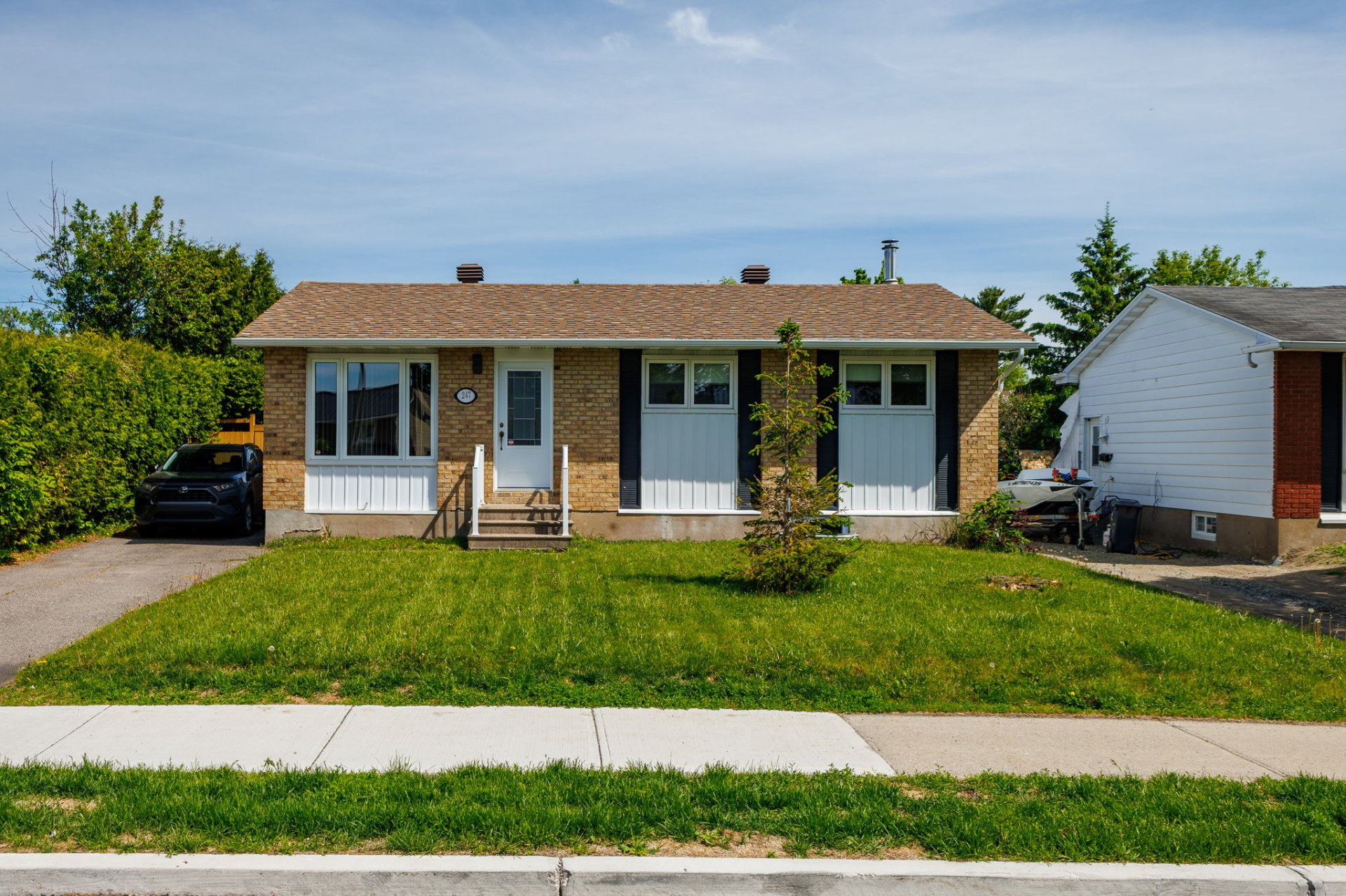 MLS: 28411415