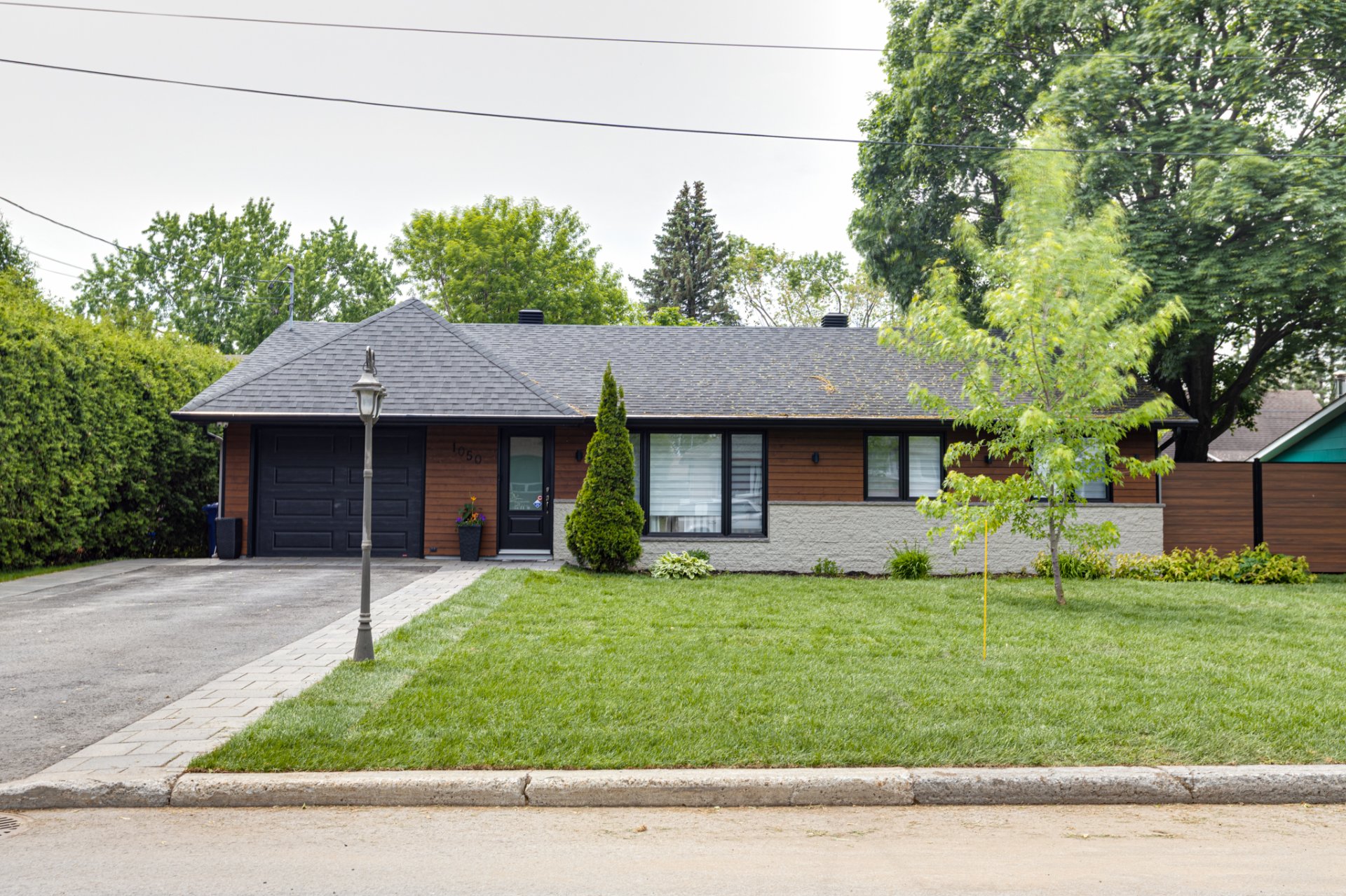 MLS: 21748080
