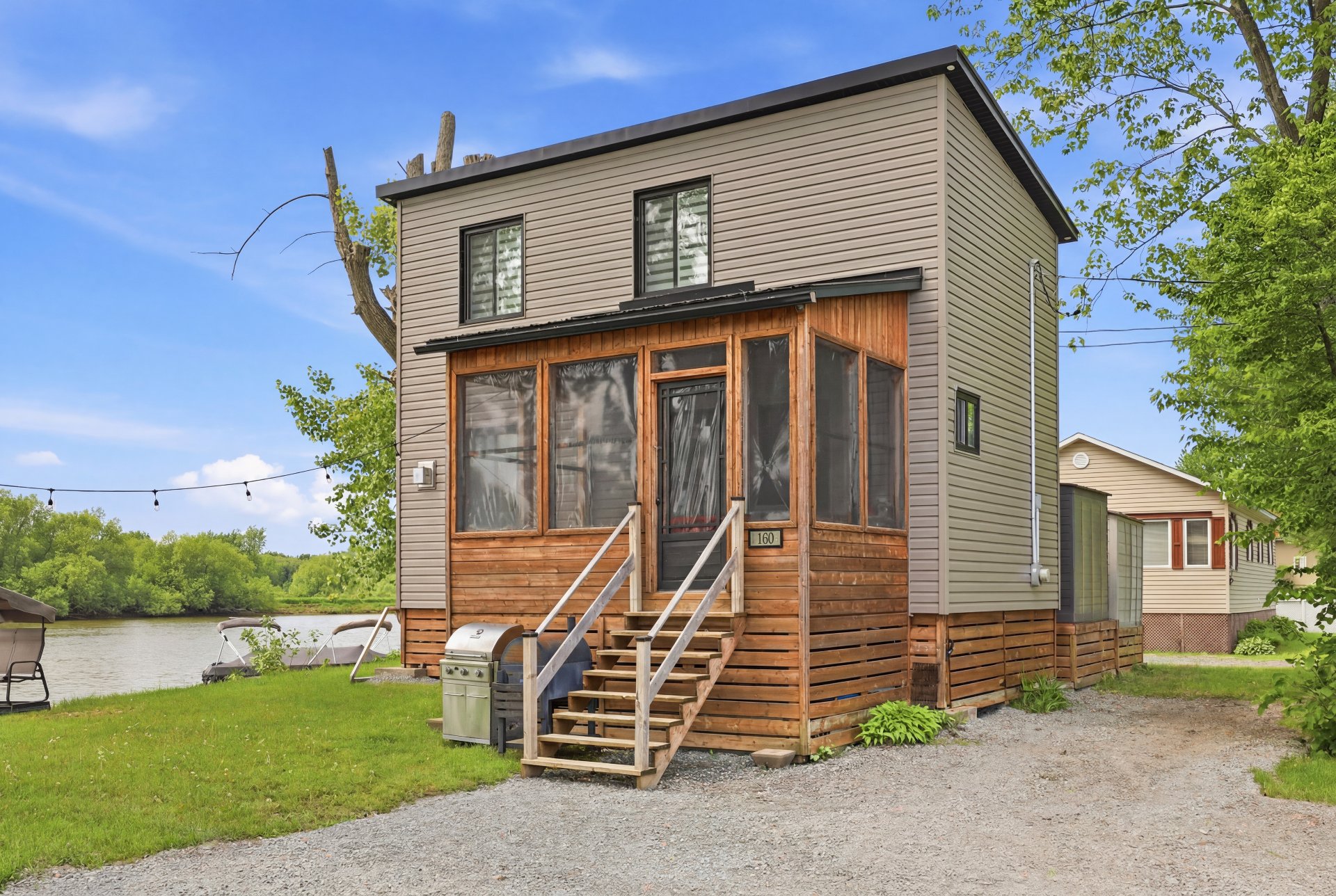 MLS: 25612283
