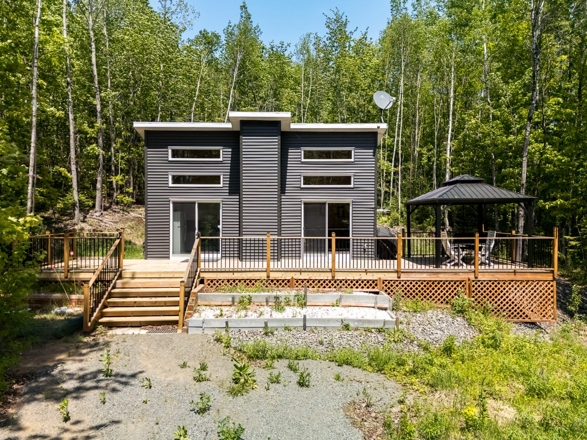 MLS: 27691153