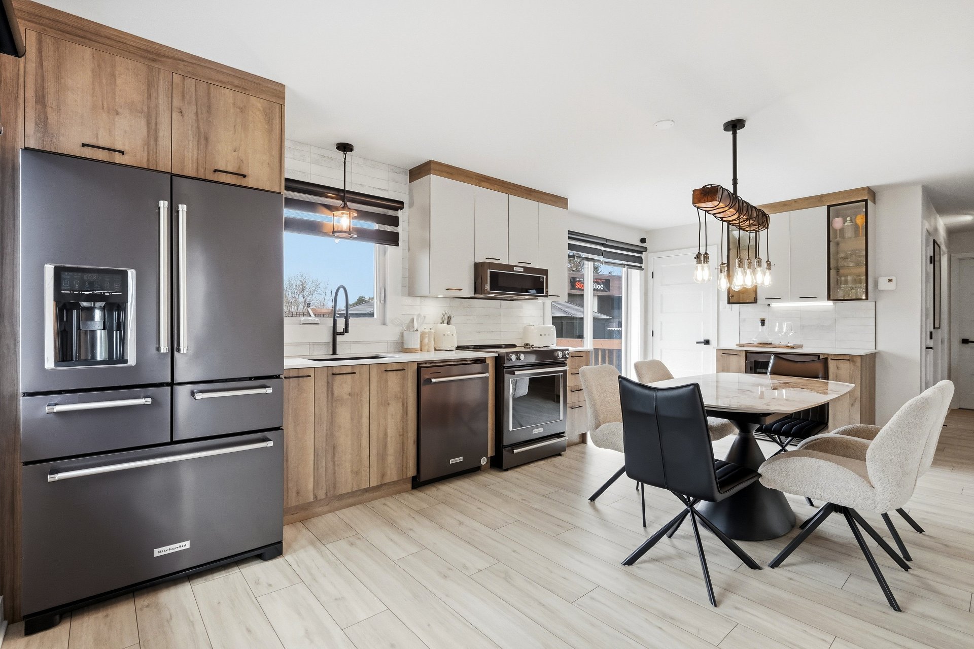 MLS: 25635082