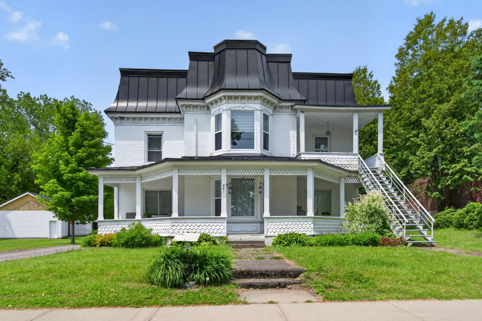 MLS: 21611947