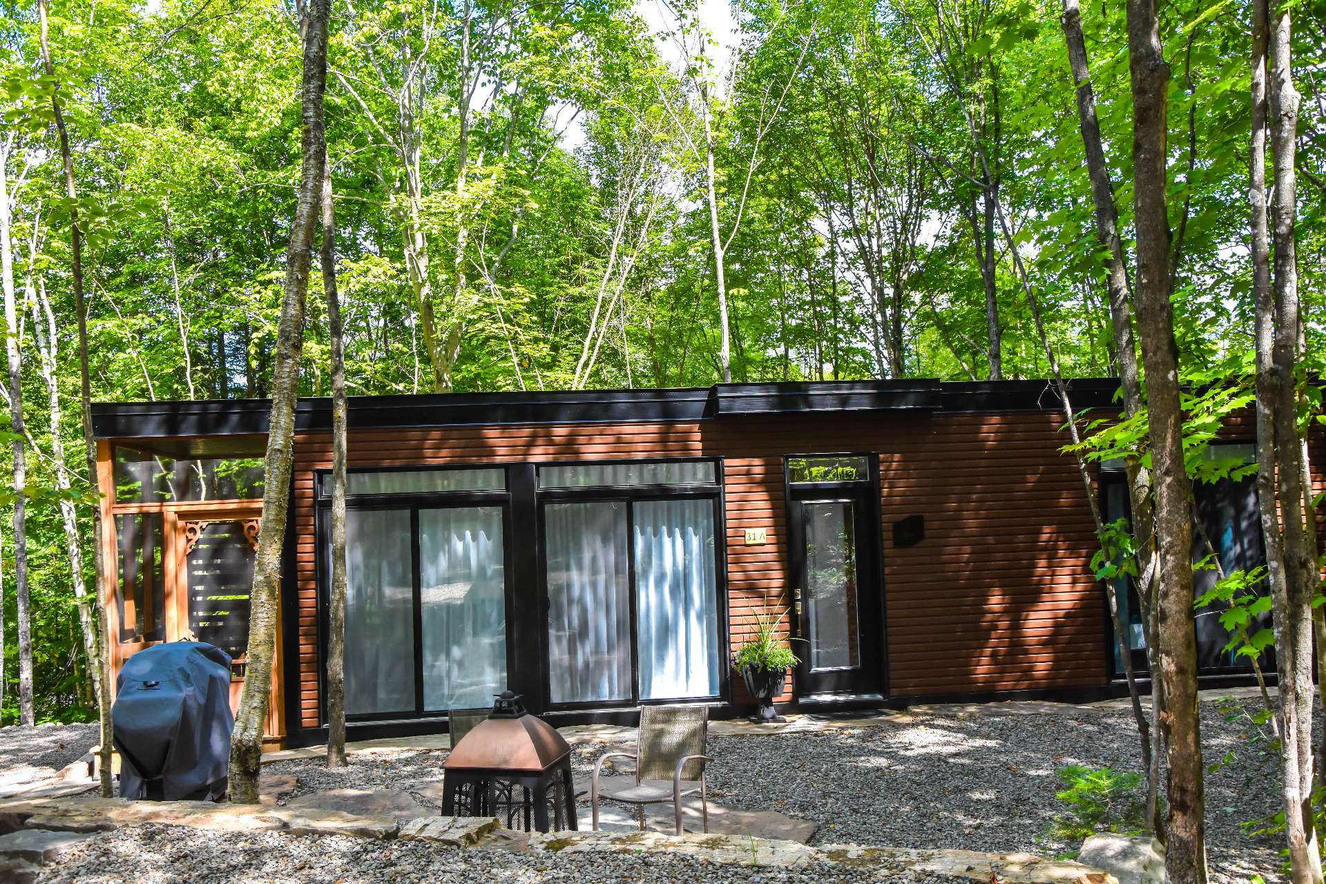 MLS: 20944455
