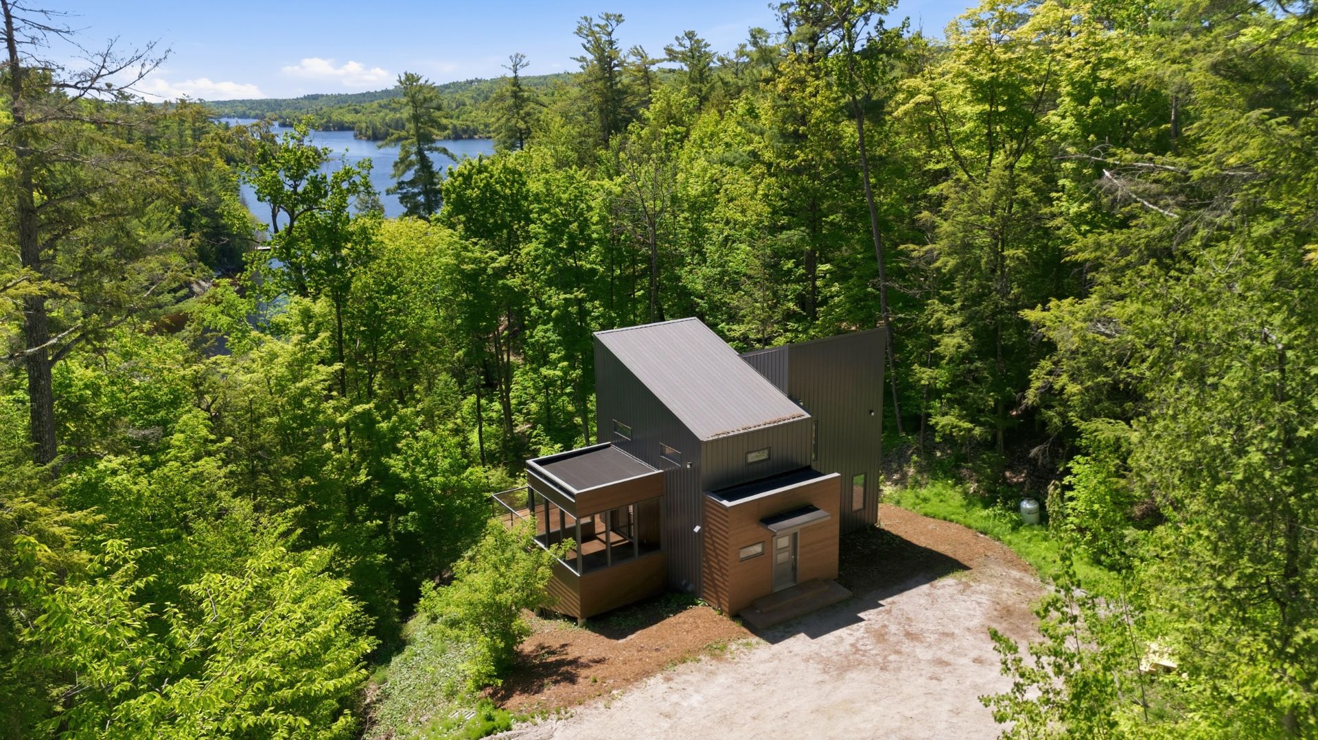 MLS: 21878950