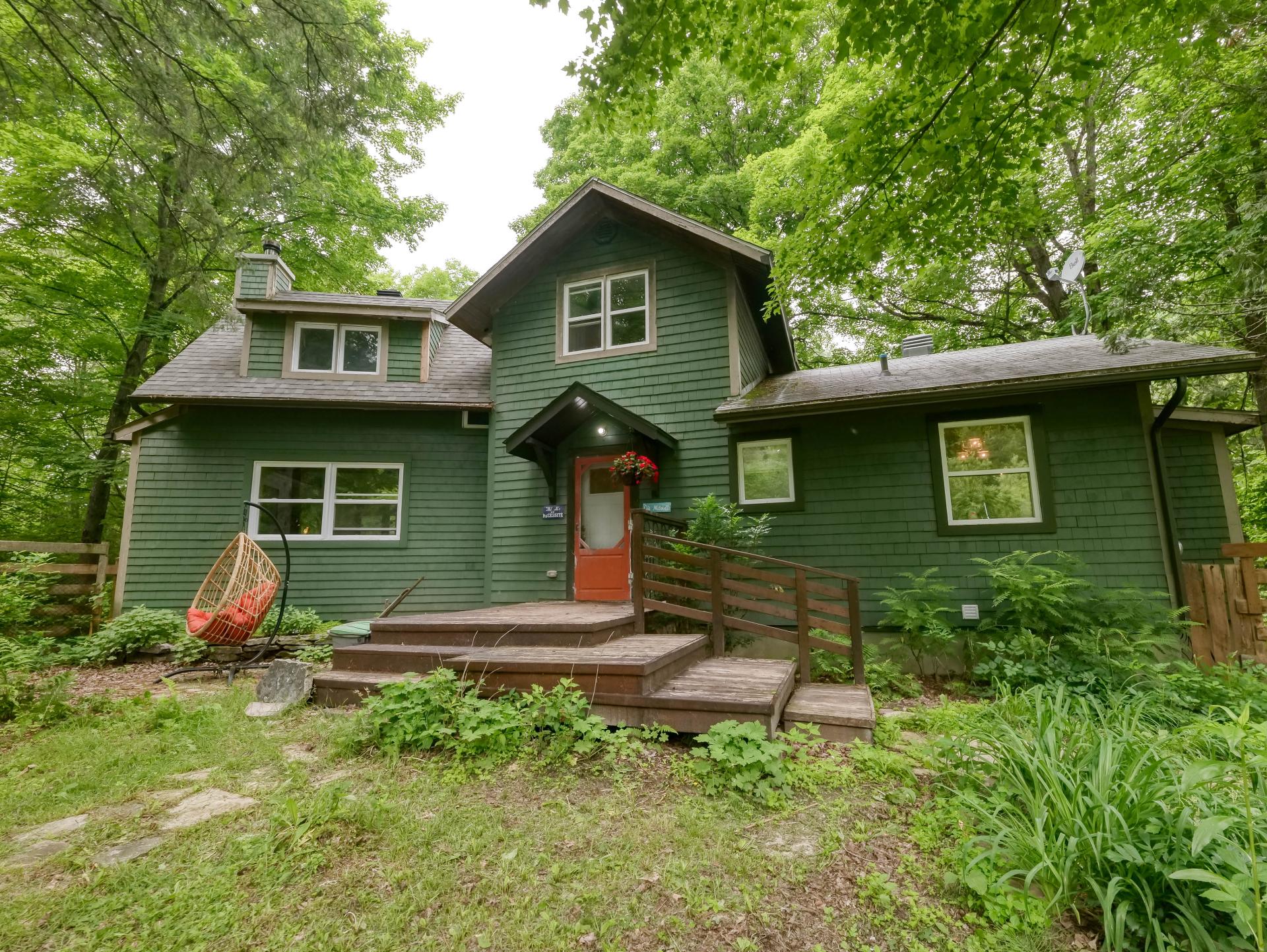MLS: 23834358