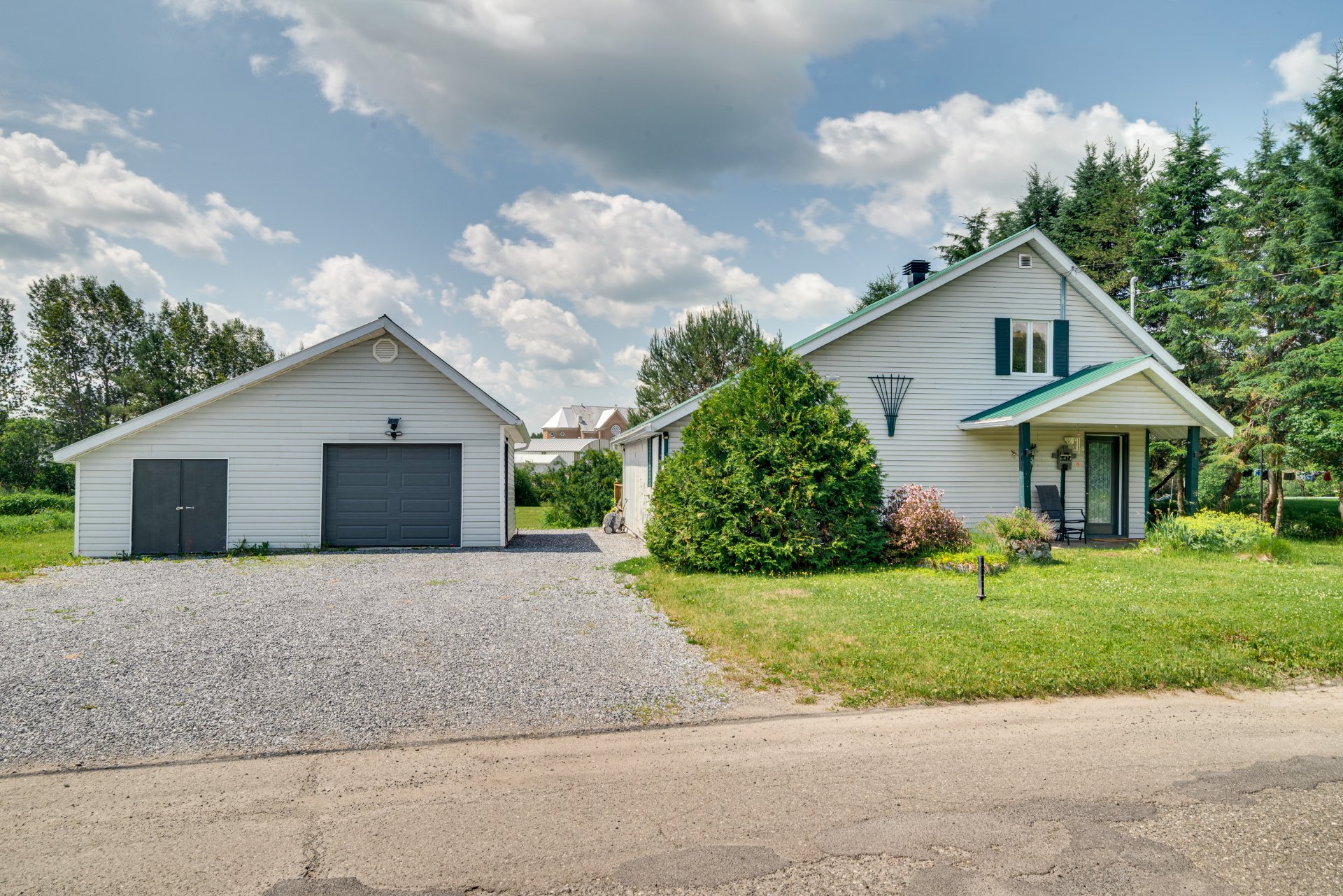 MLS: 28361081