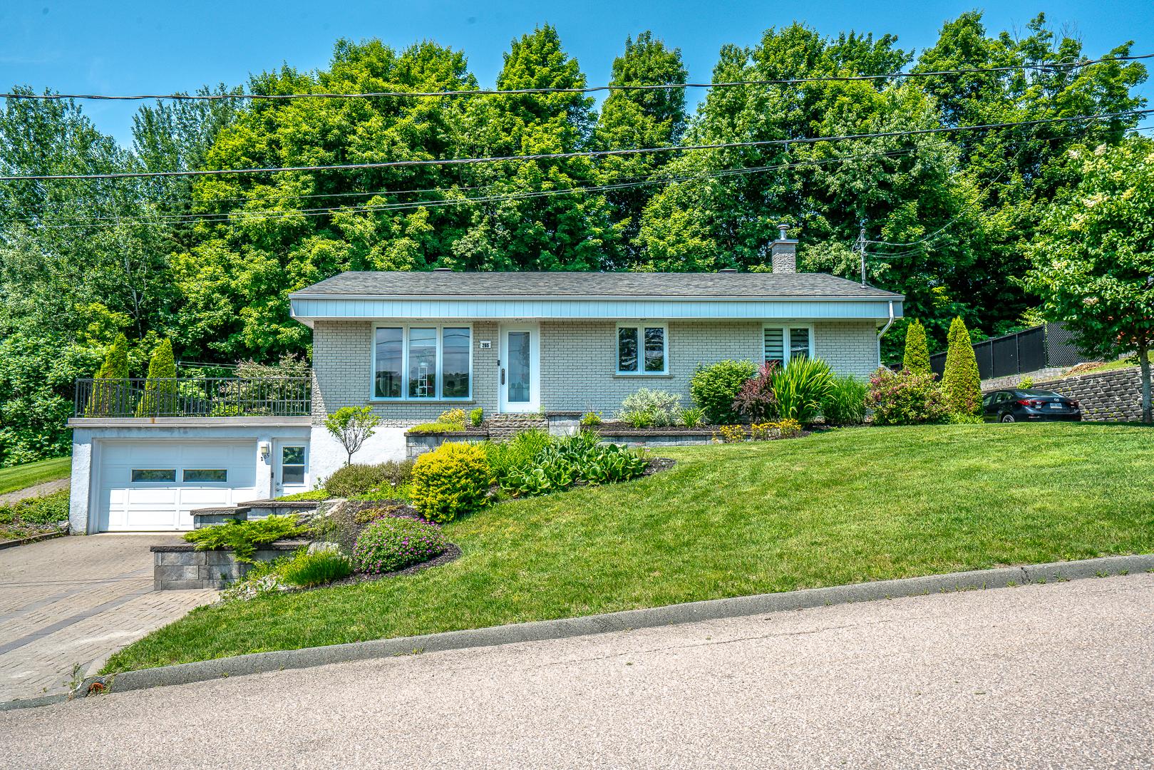 MLS: 17535083