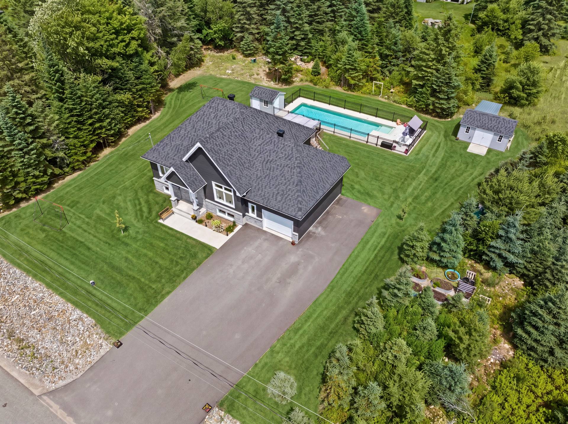 MLS: 23708983
