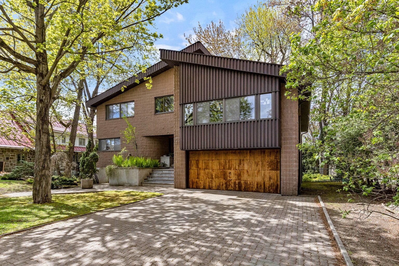 MLS: 18856077