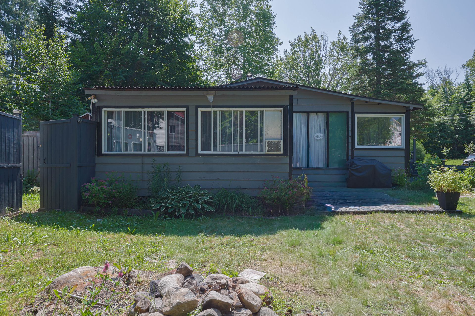 MLS: 20400698