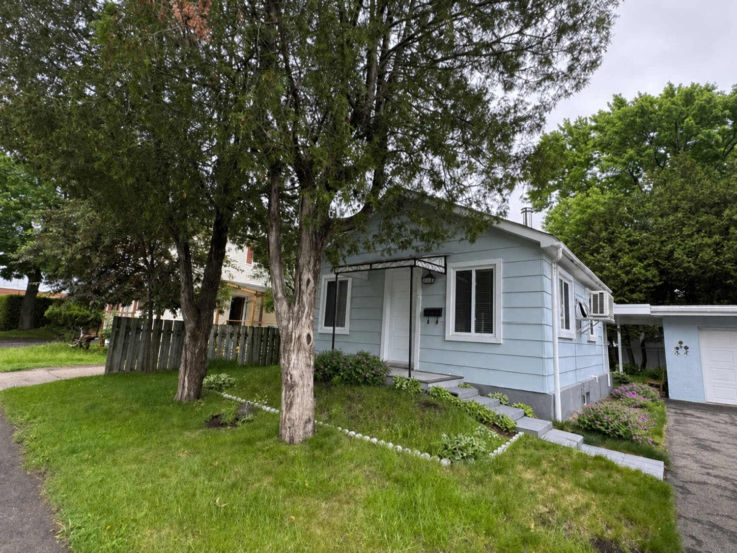 MLS: 28861429