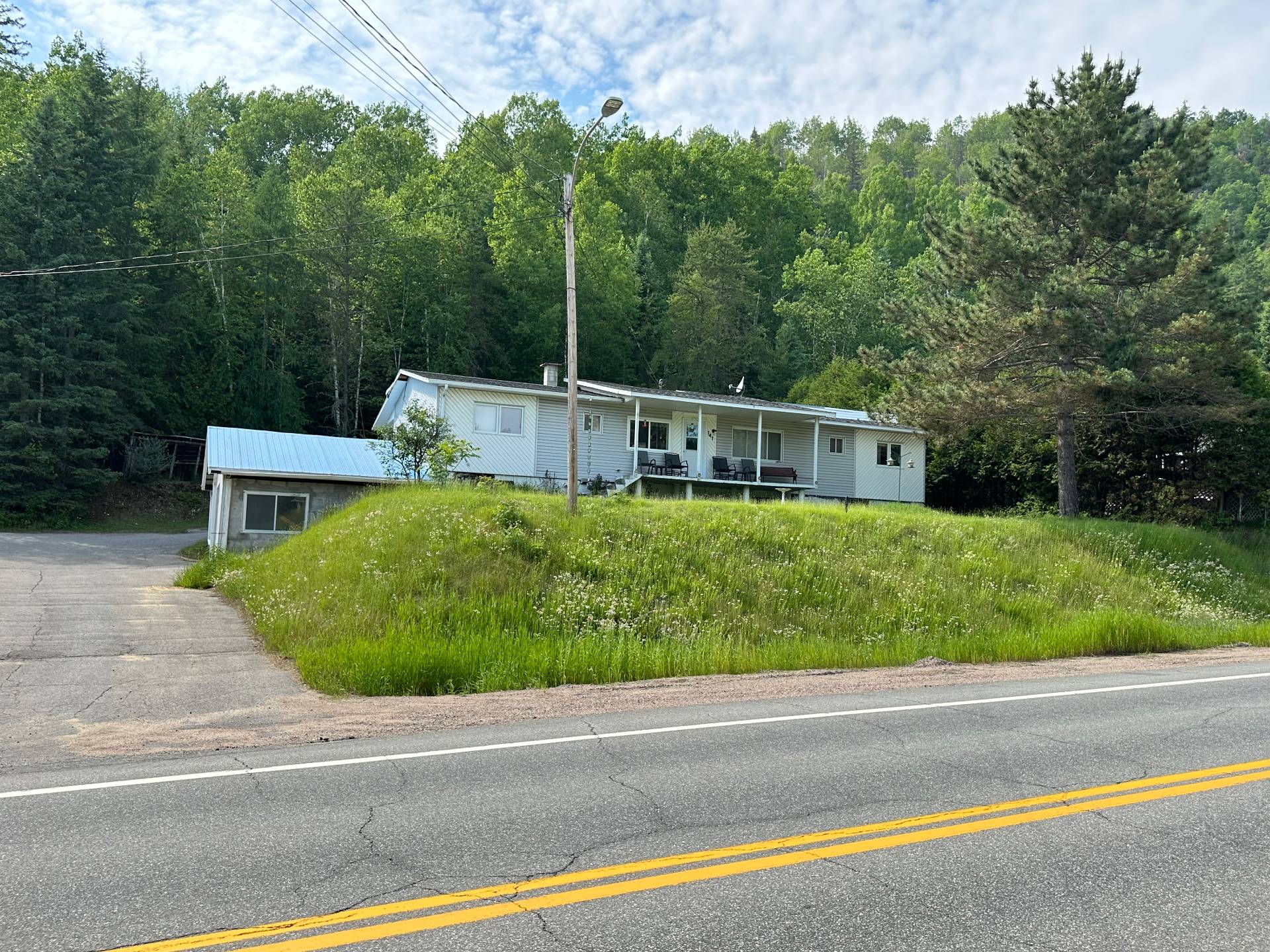 MLS: 22197561