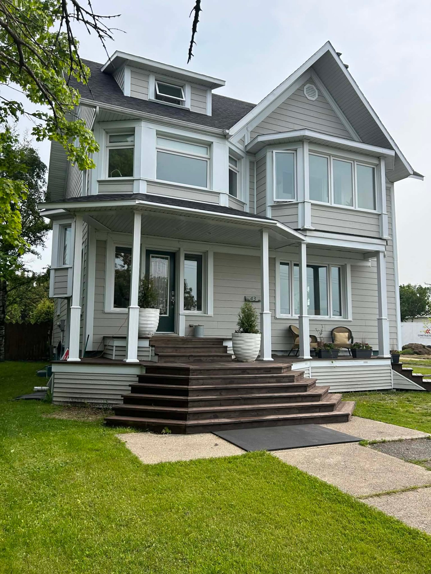 MLS: 20425697