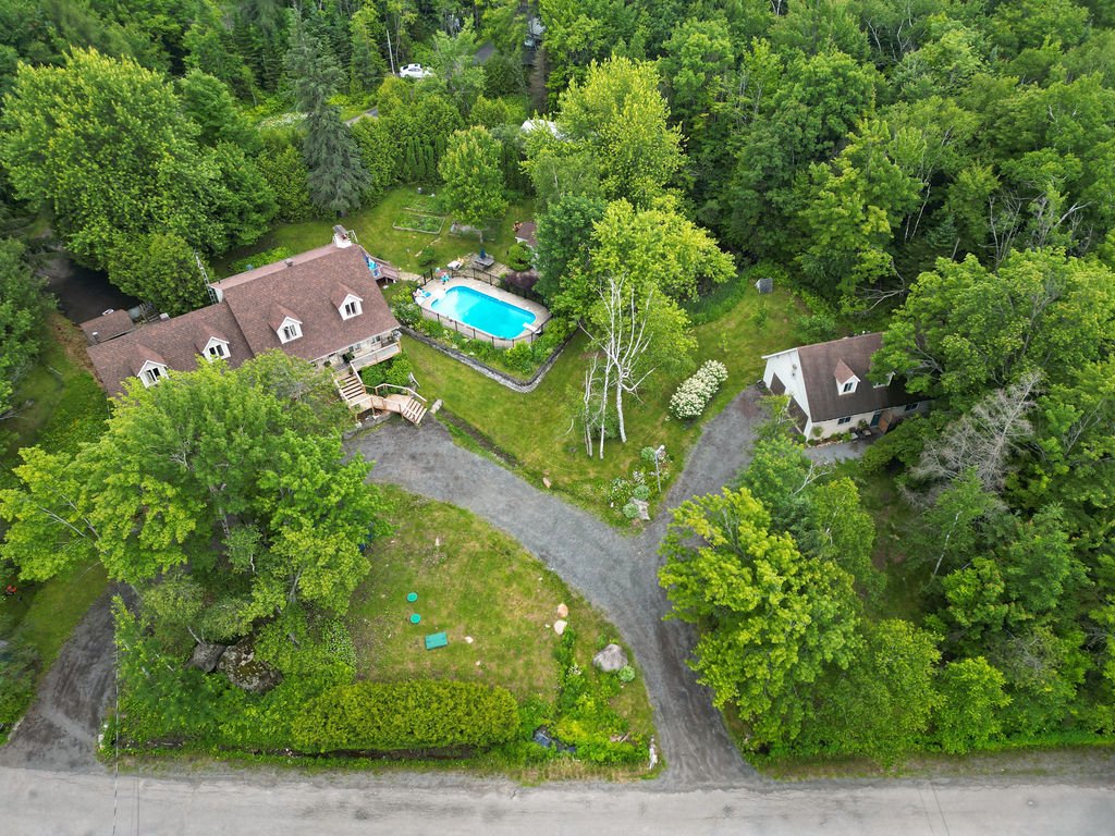 MLS: 22205258