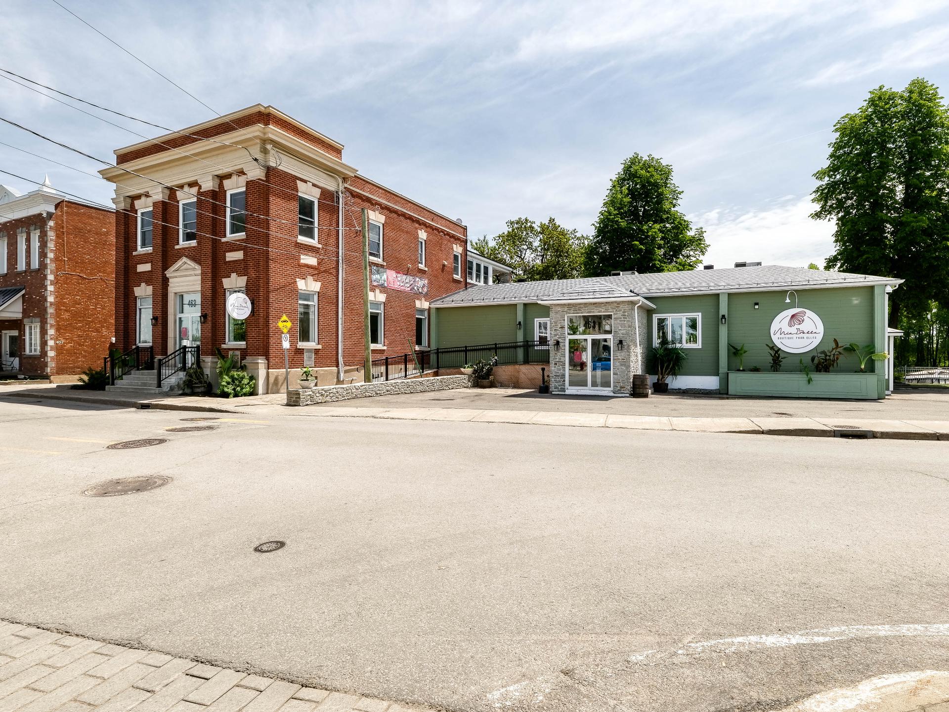 MLS: 12700743