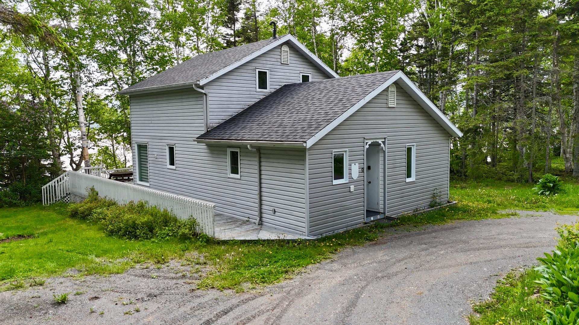 MLS: 22948396