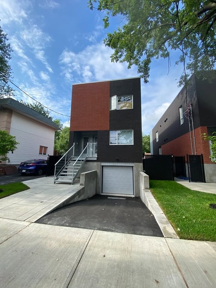 MLS: 22984438