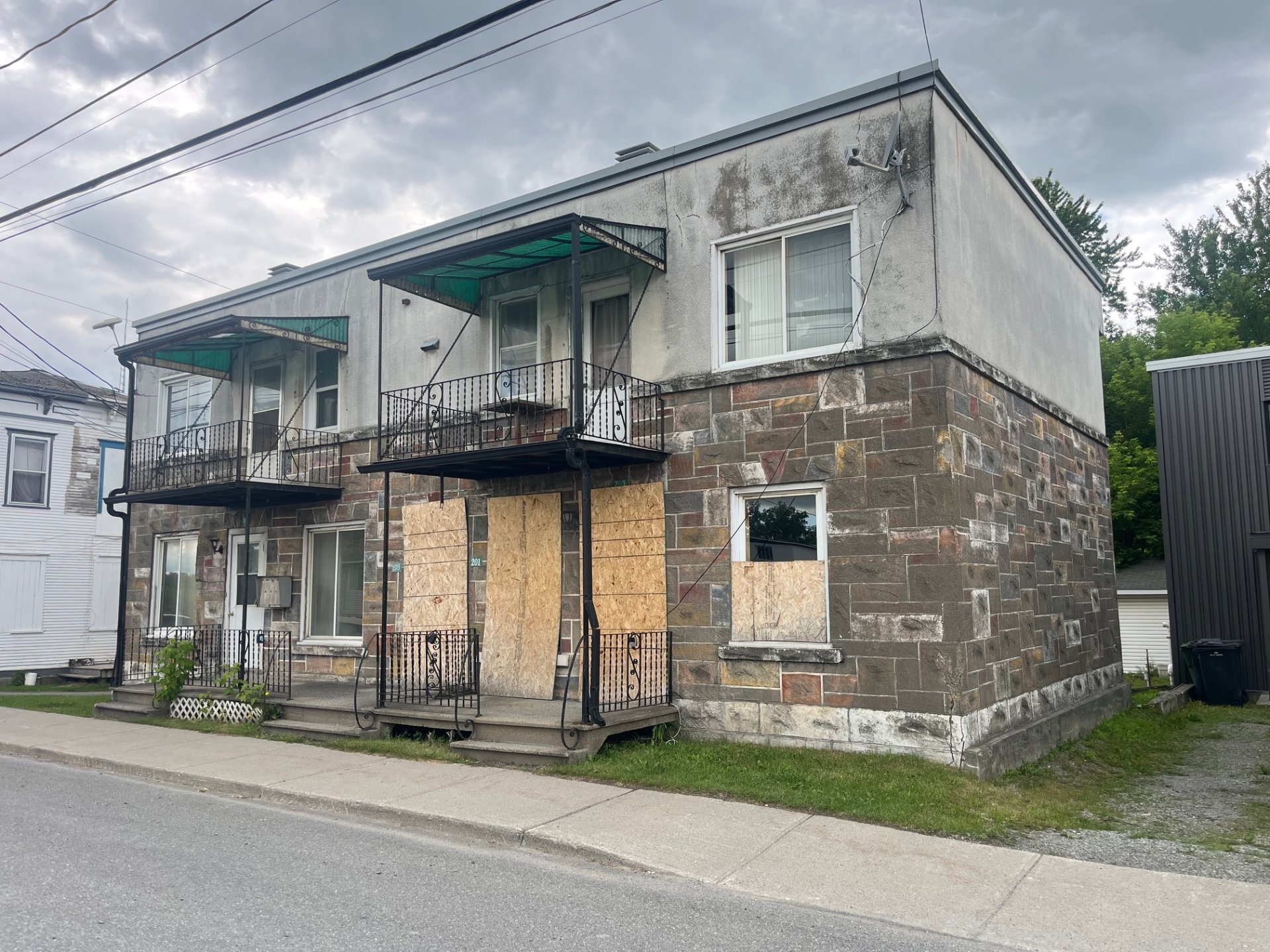 MLS: 23289083