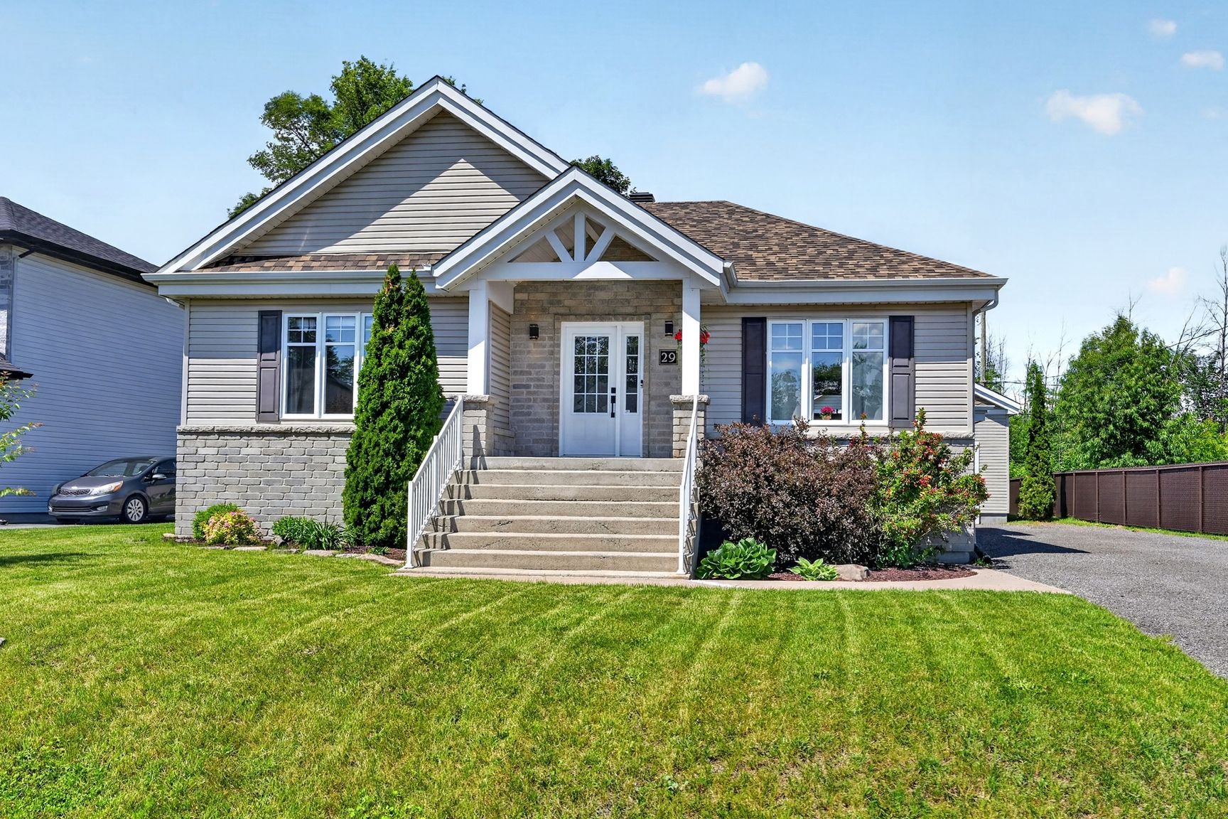 MLS: 25073329
