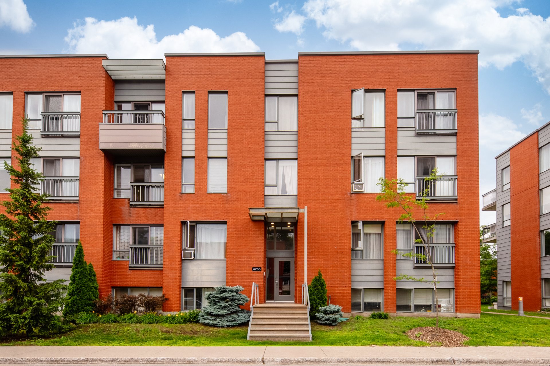 MLS: 28496169