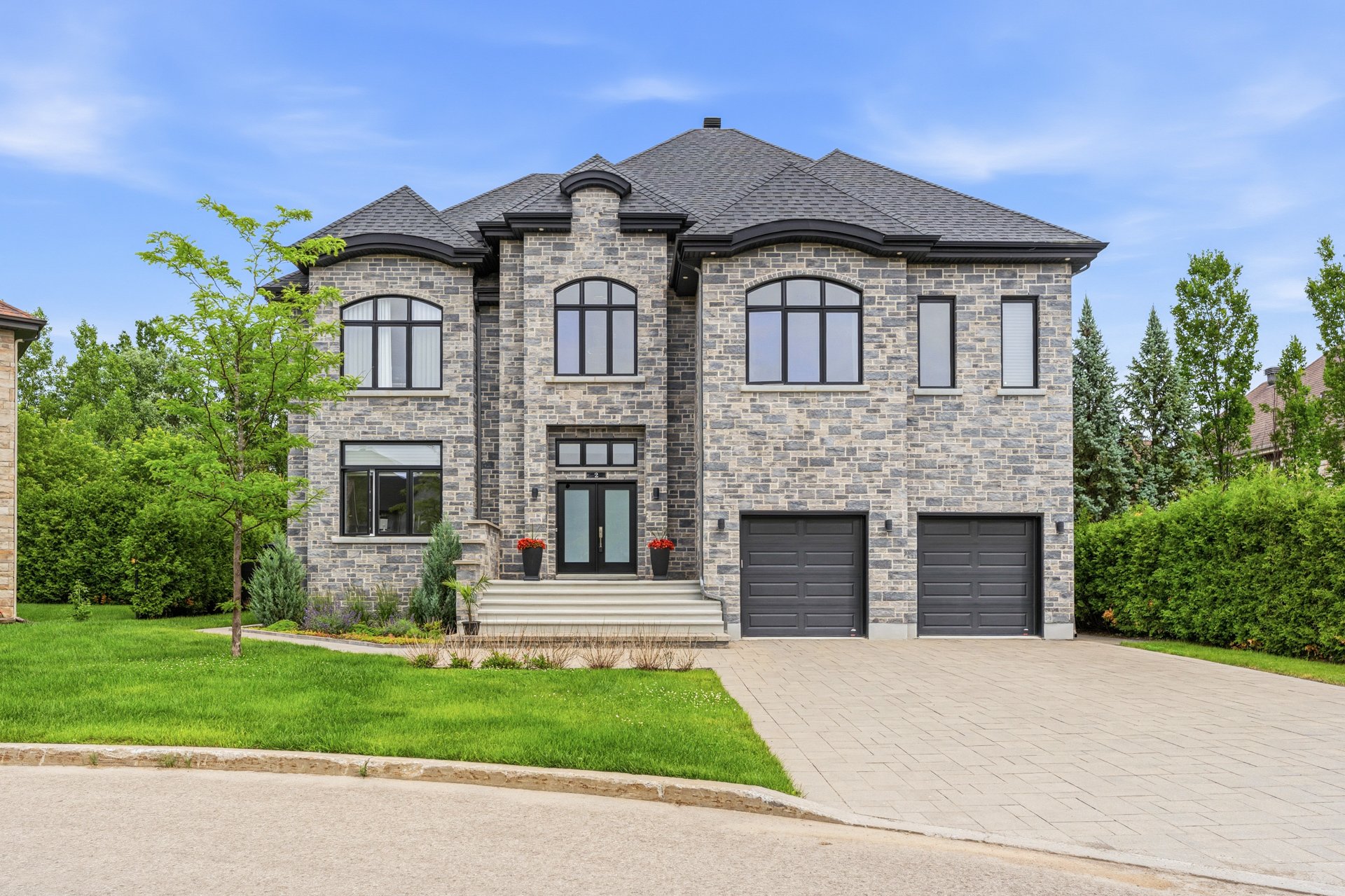 MLS: 15293647