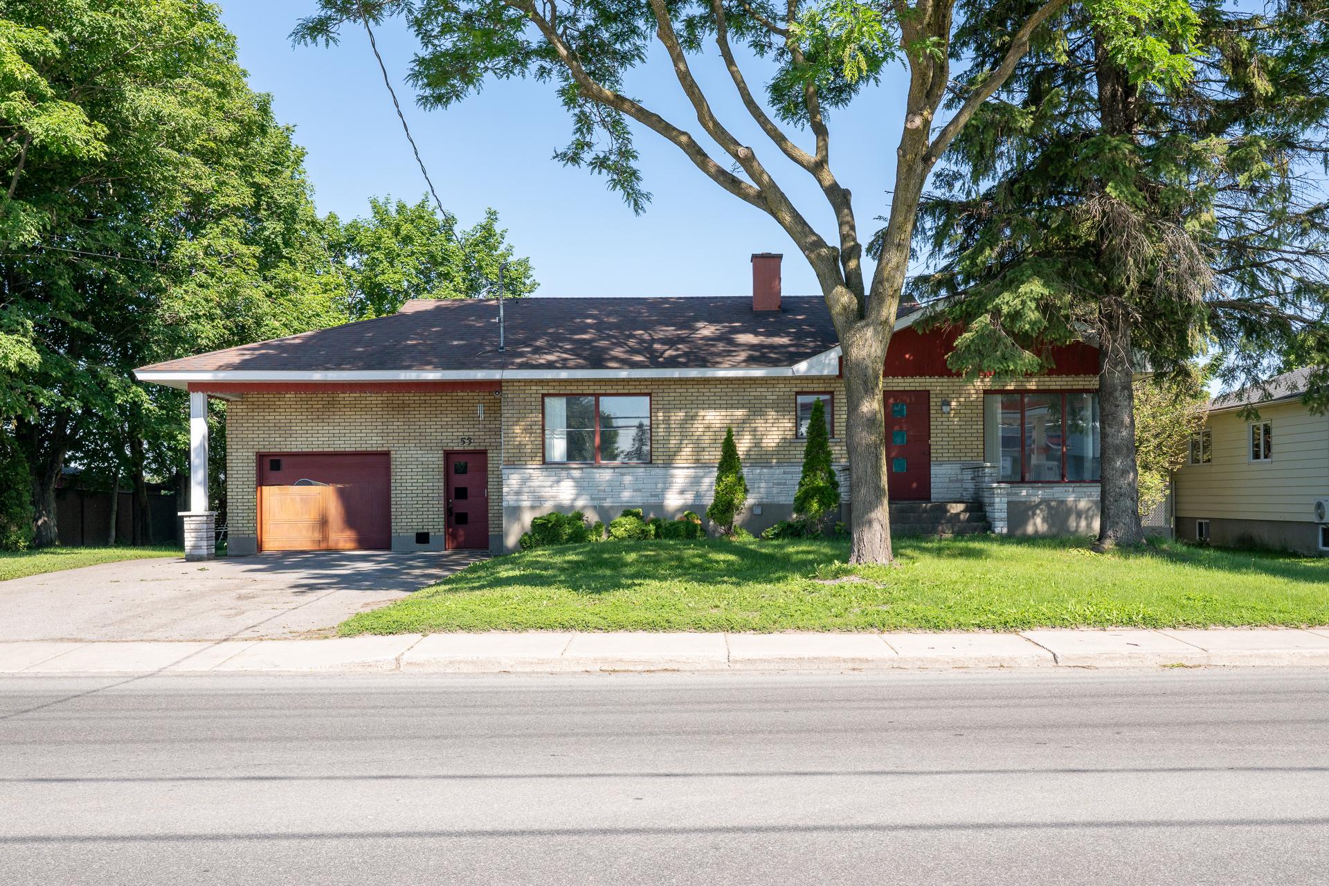 MLS: 25702212