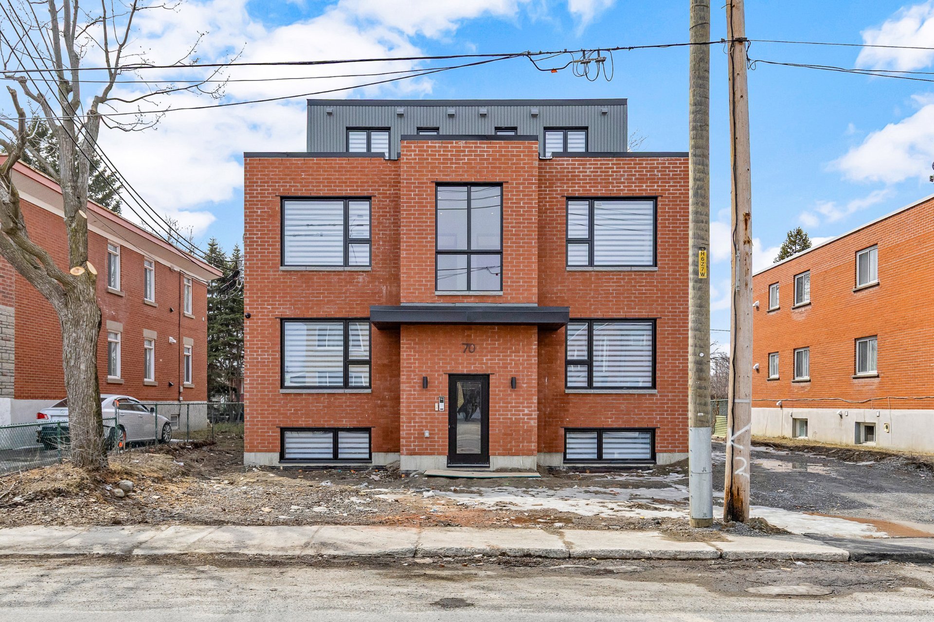MLS: 21945029