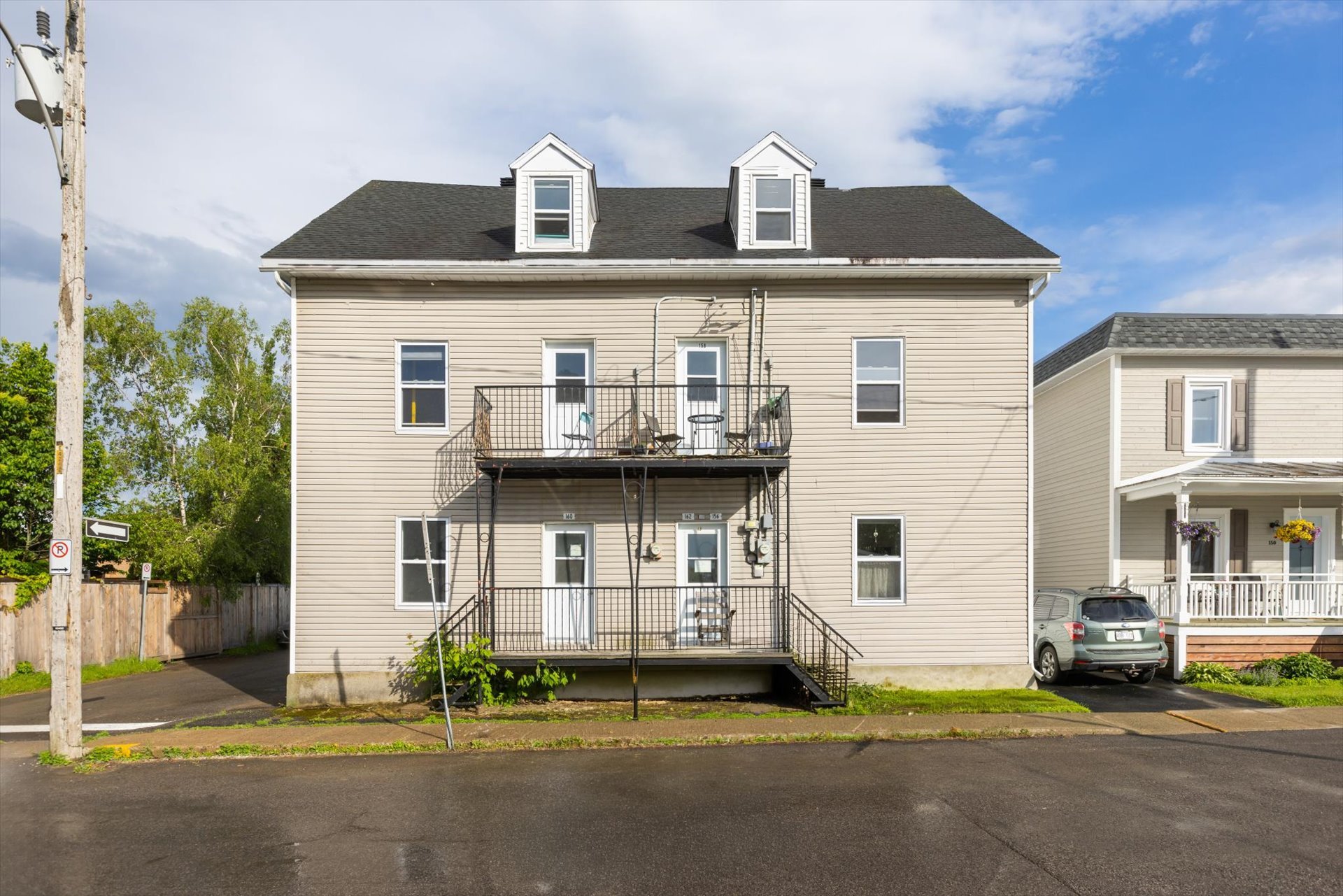 MLS: 27460632
